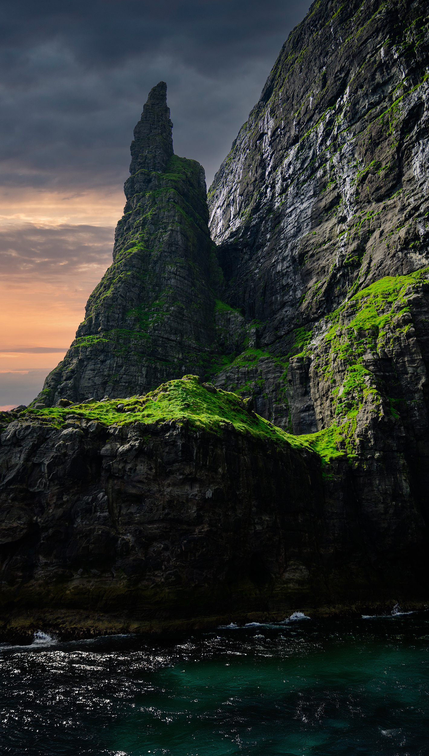 没错,这个就是法罗群岛上大名鼎鼎的"女巫手指"