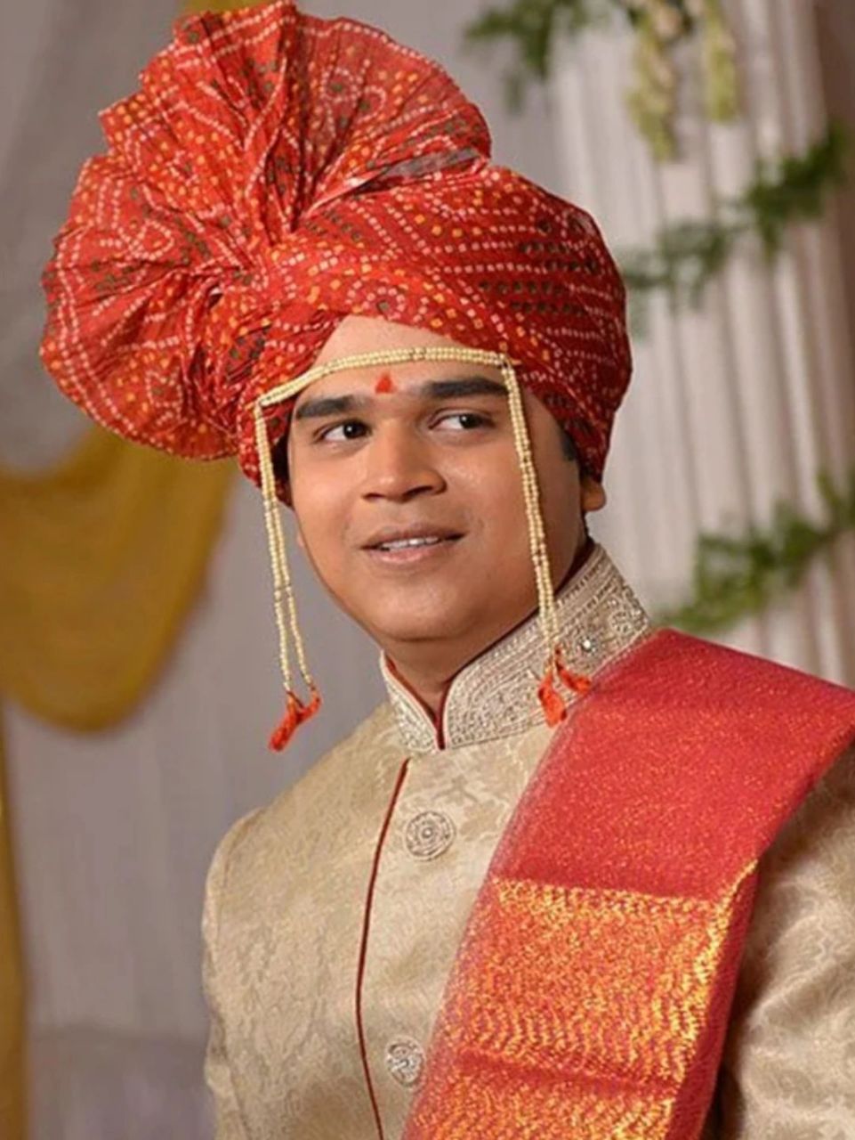 包头巾的男人一定是印度人997171 02hi guys 有姐妹经常一