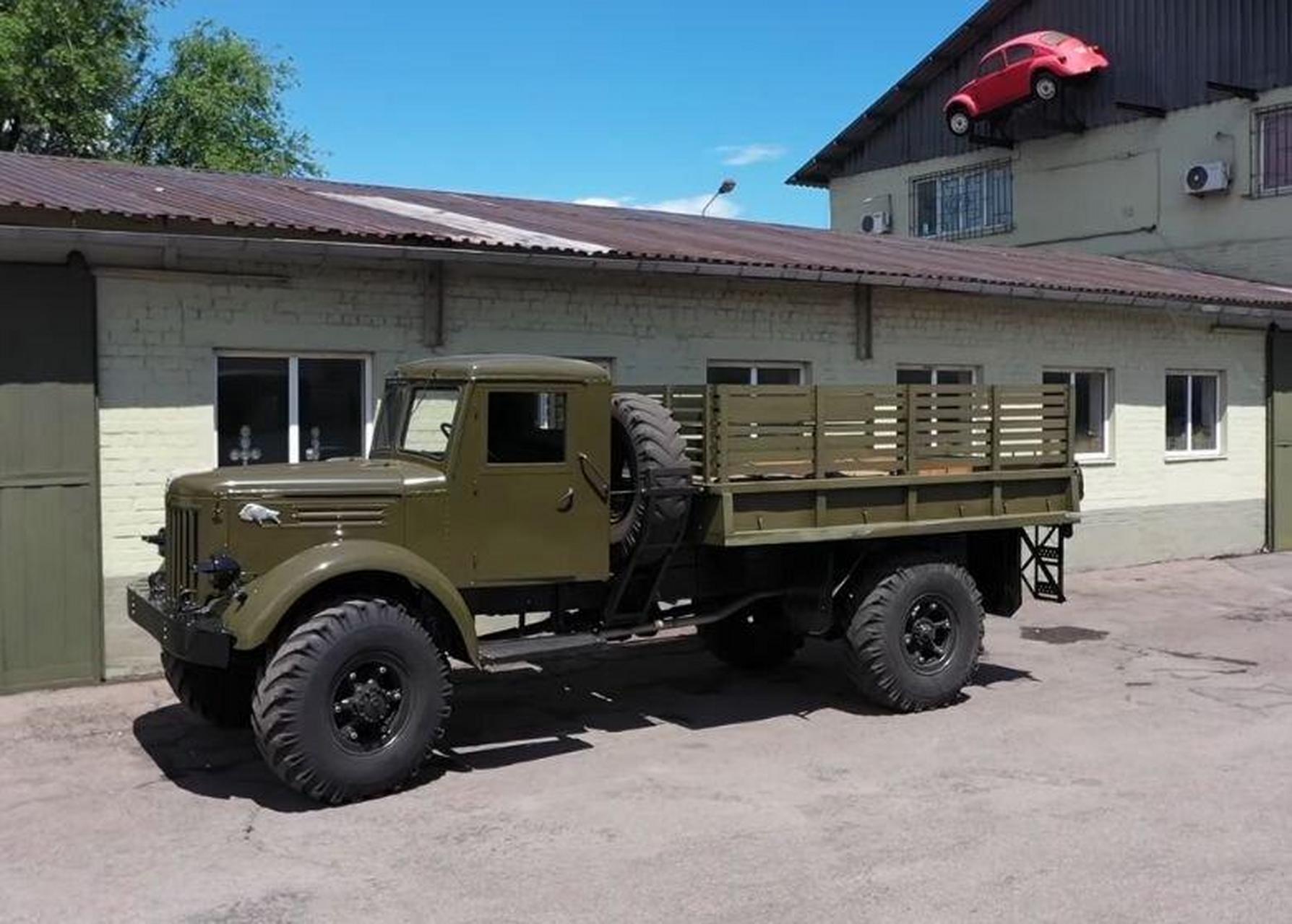 1961年苏联玛兹204军用卡车.1961年的苏联玛兹204四驱车,使用一台4.