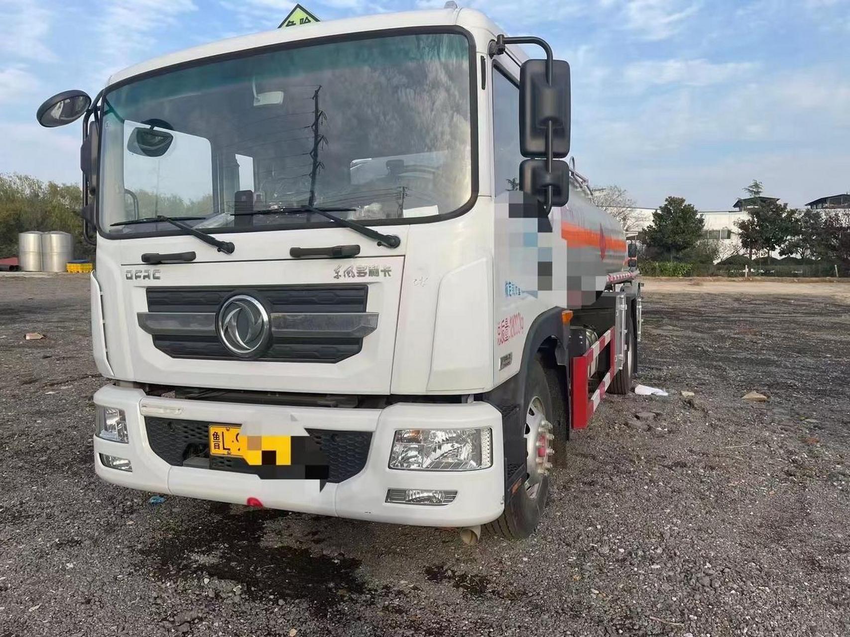 出售:东风d9 10吨油罐车,山东日照户,2022年10月份,国六东风d9,康明斯