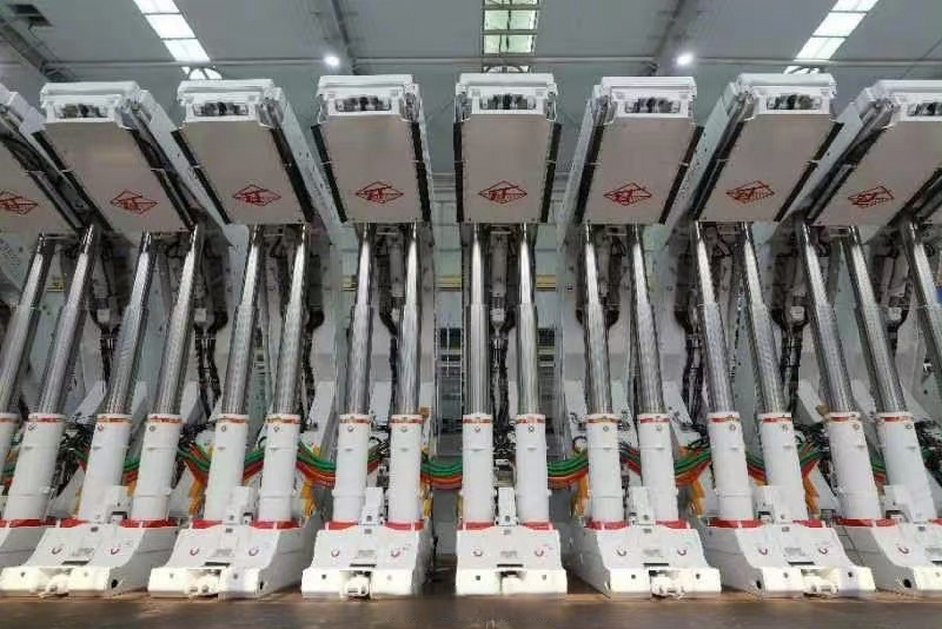 【#郑煤机再造世界第一高#】6月13日,郑煤机集团10米超大采高智能化