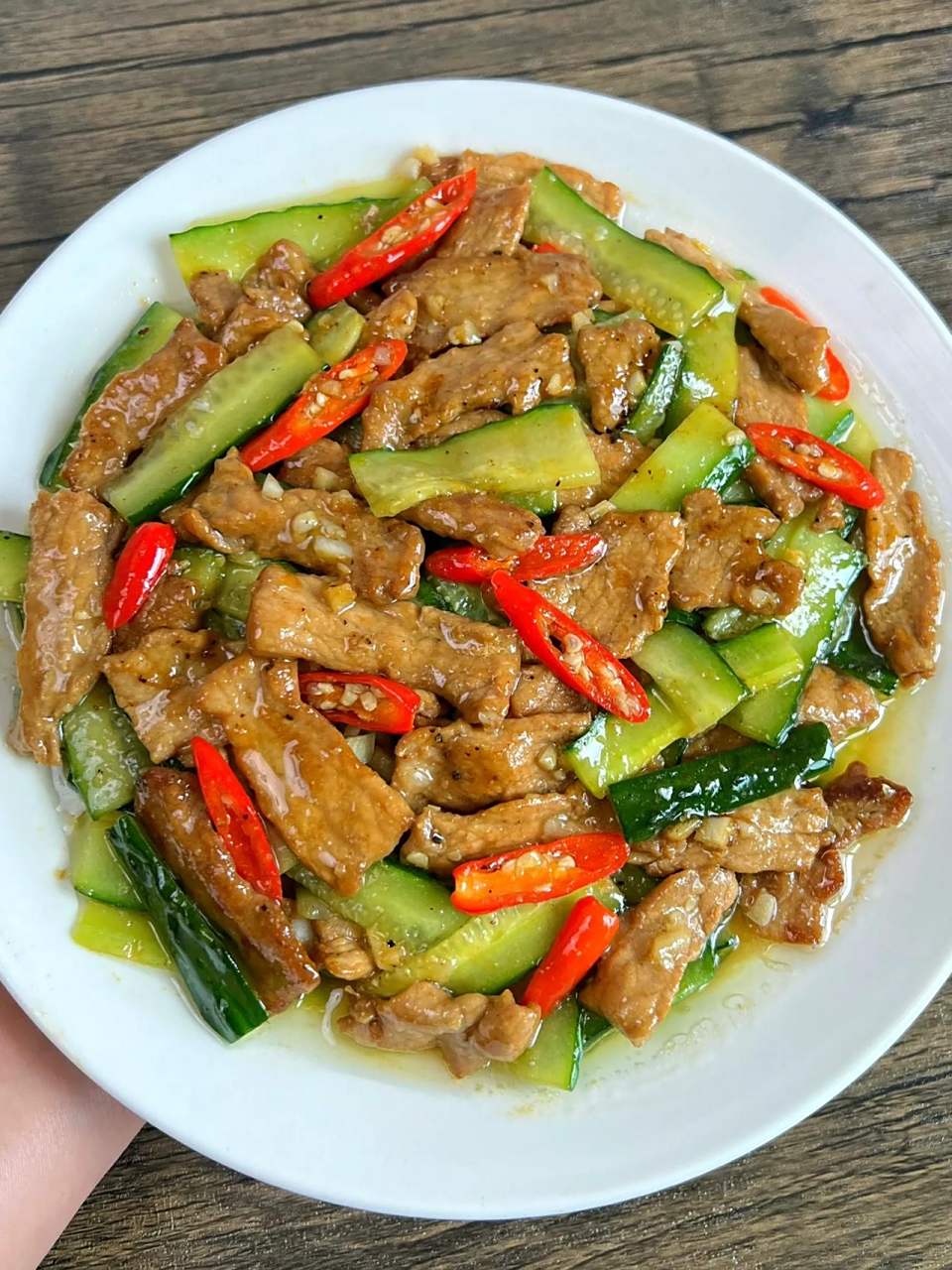 超级好吃的家常菜--	黄瓜炒肉        真的非常好吃,减脂减肥清淡的一