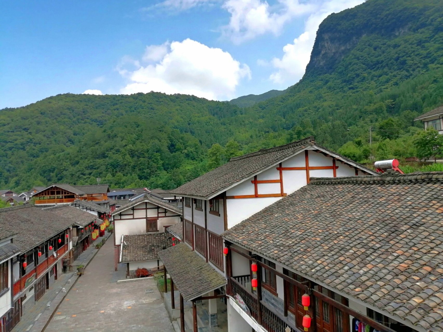 广元市月坝游记  搭着朋友一家子来玩的 住宿在月坝客栈 当地也有很多