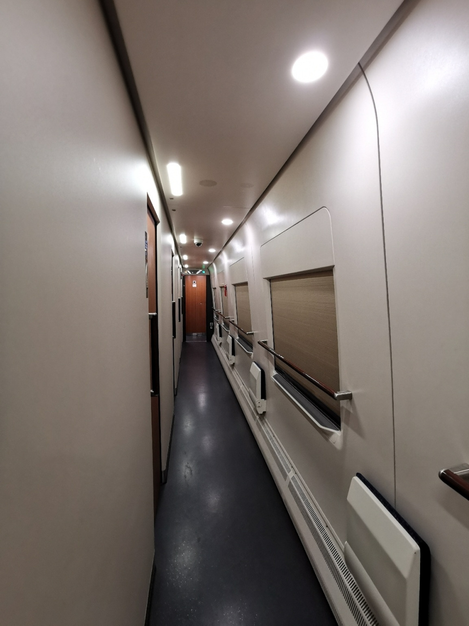 【动卧】d336青岛北-北京,夕发朝至 d336: 晚21:23开,第二天晨06:03