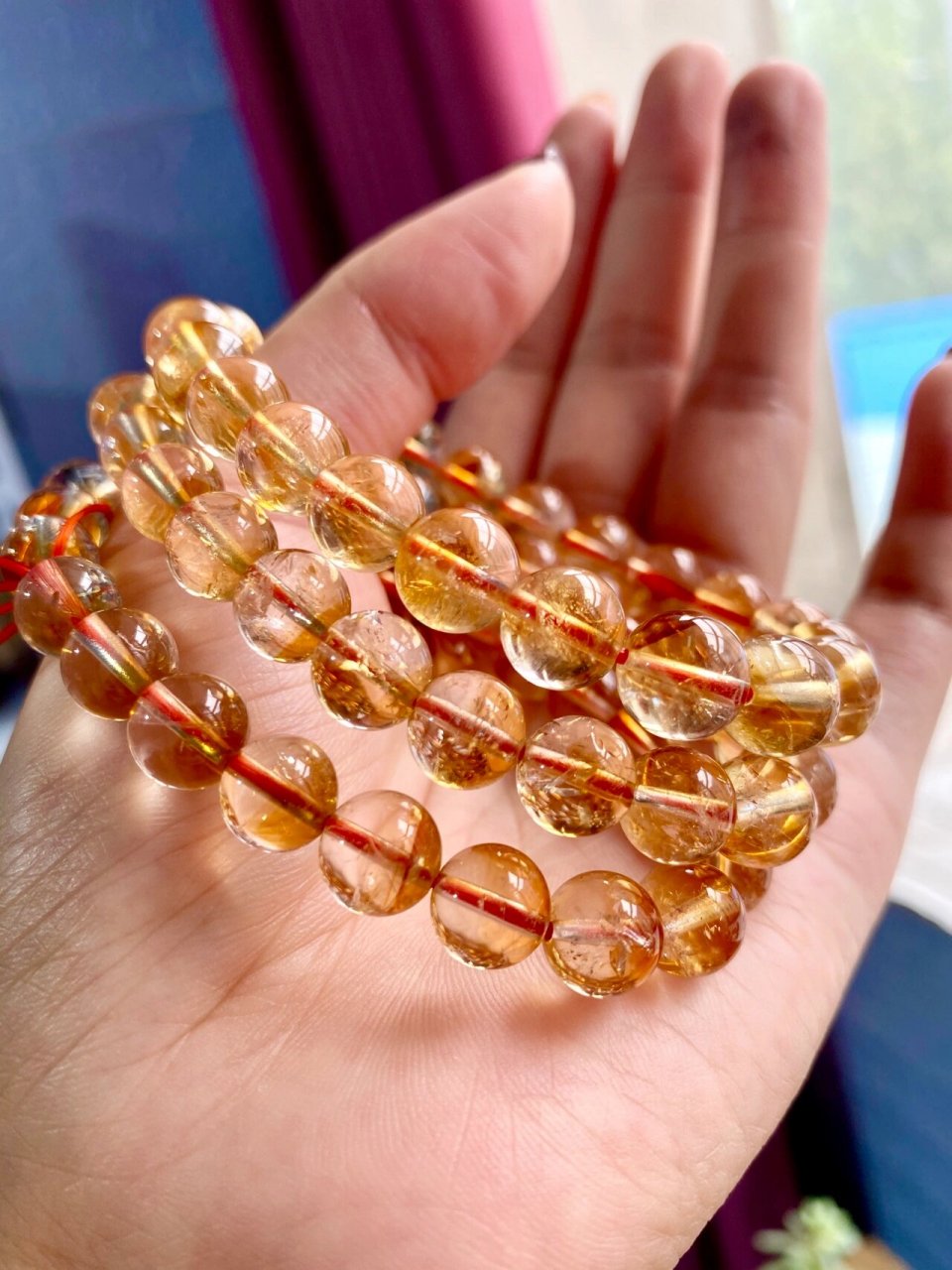 巴西暴力黄水晶 暴力黄就是那种颜色呈现橘黄色的黄水晶,它是黄水晶的