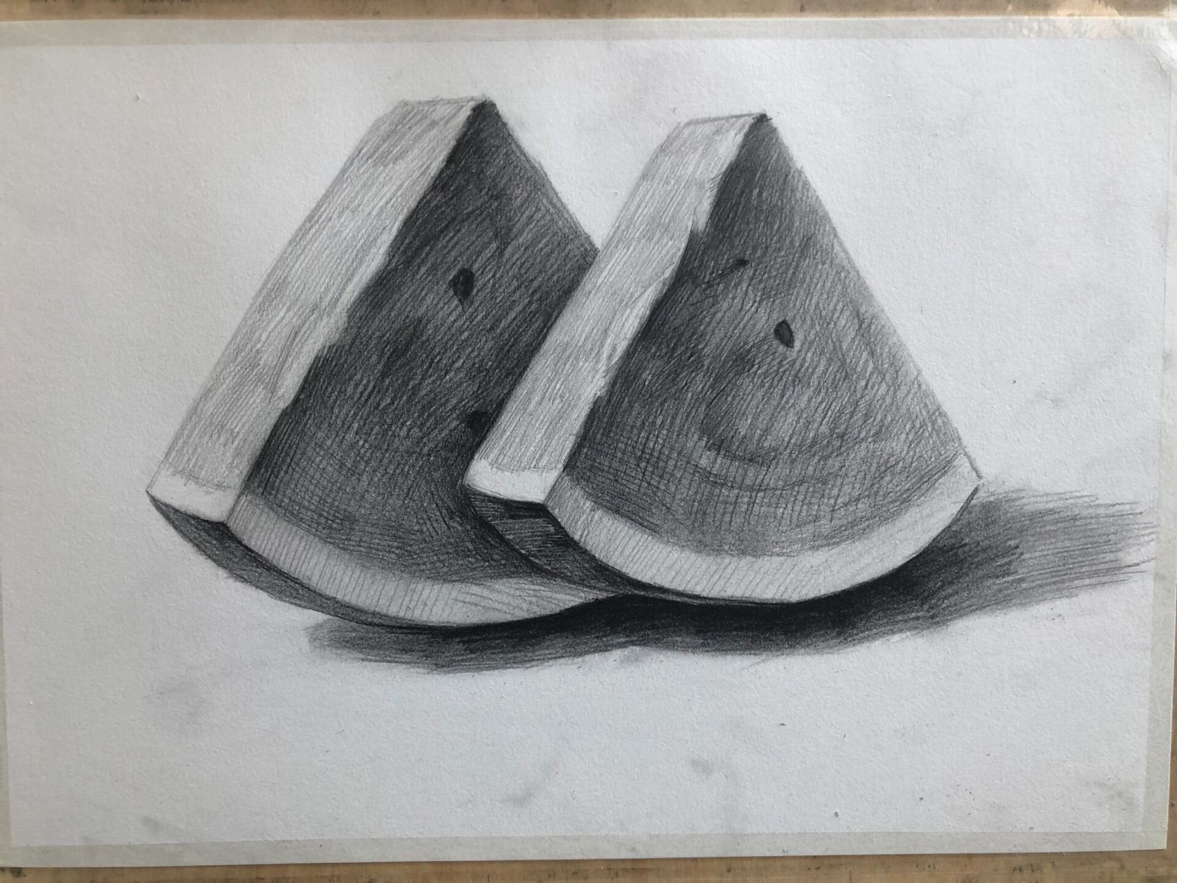 静物素描 西瓜🍉  结束基础素描几何图形之后,入门静物水果建议从