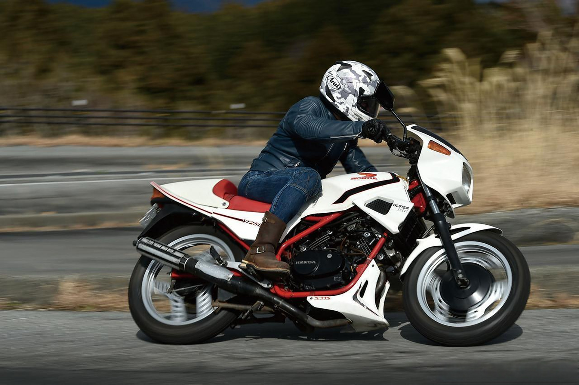 本田vt250f,销量杠杠滴!奈何还是敌不过岁月的洗礼.