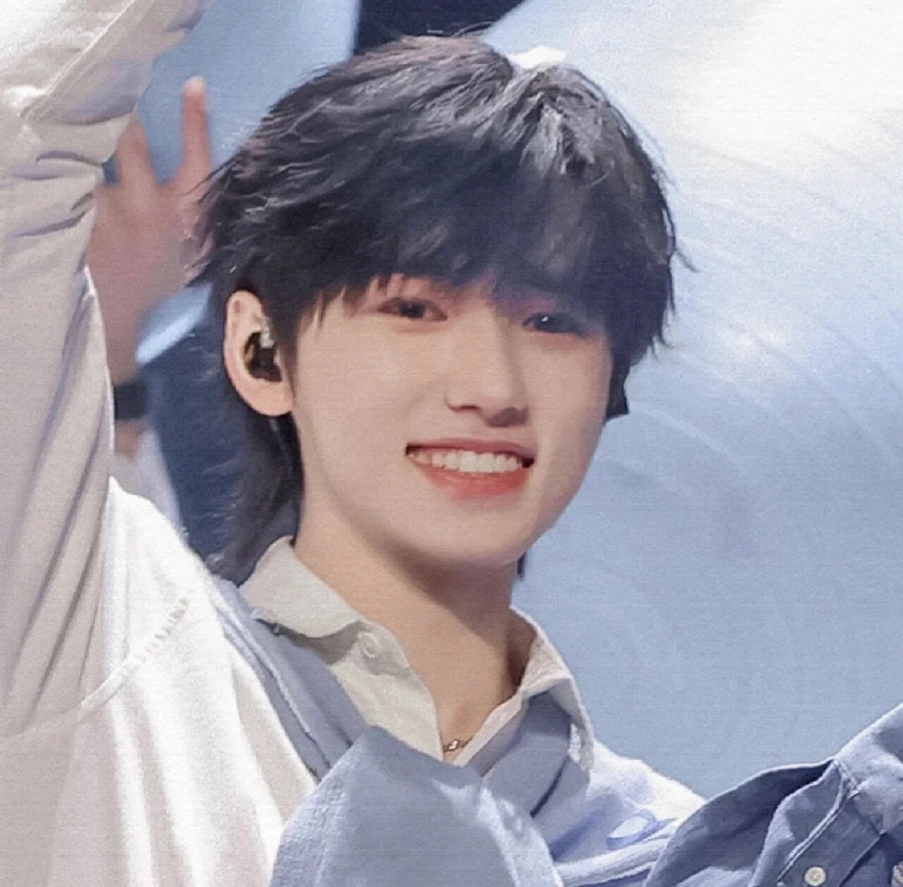 小海螺们快来呀 宋亚轩绝美头像