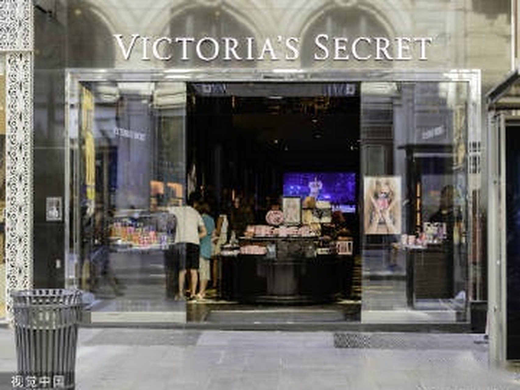 【维密门店大量关闭】"维多利亚的秘密"近日在财报中透露,2024年,品牌