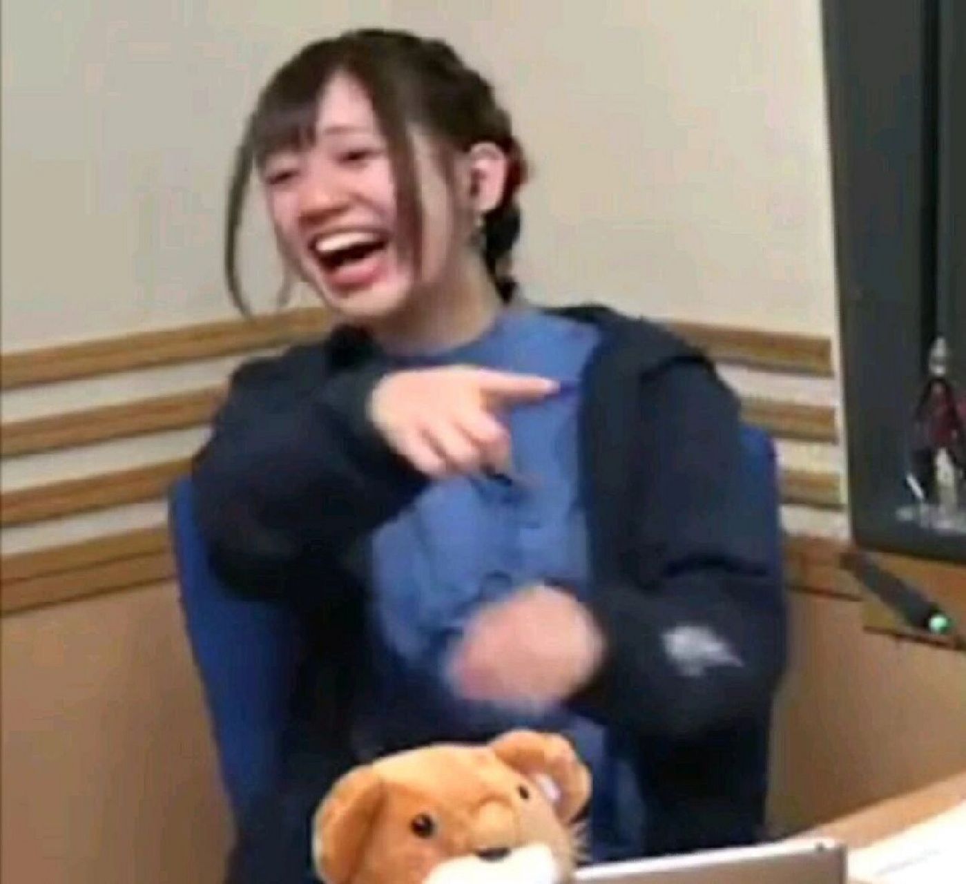 一些高桥李依表情包 这个女人光是看着她就能笑出来