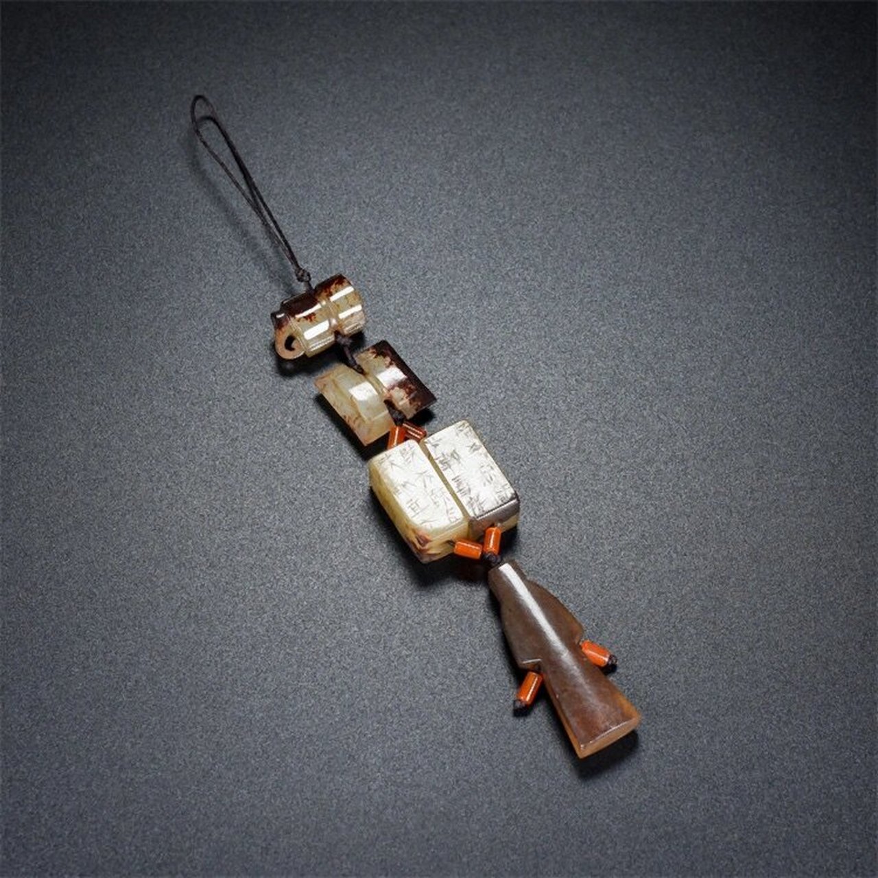 和田玉 刚卯严卯 司南佩 工字佩 翁仲 玉人组合挂件,玉质细腻,包浆油