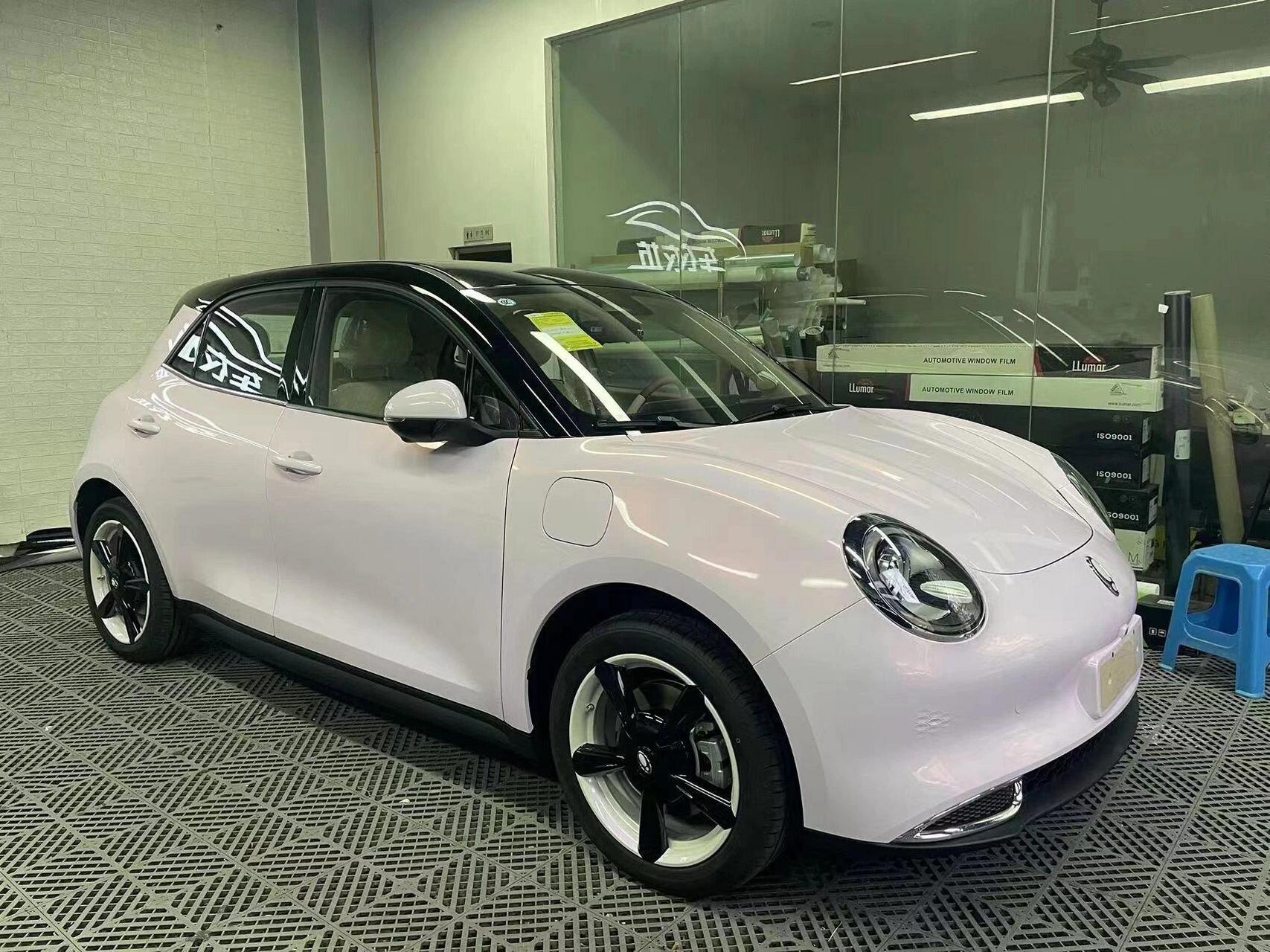 欧拉好猫改色花悦粉➕黑顶 从🍑推荐网店入手的,确实没有踩雷,从