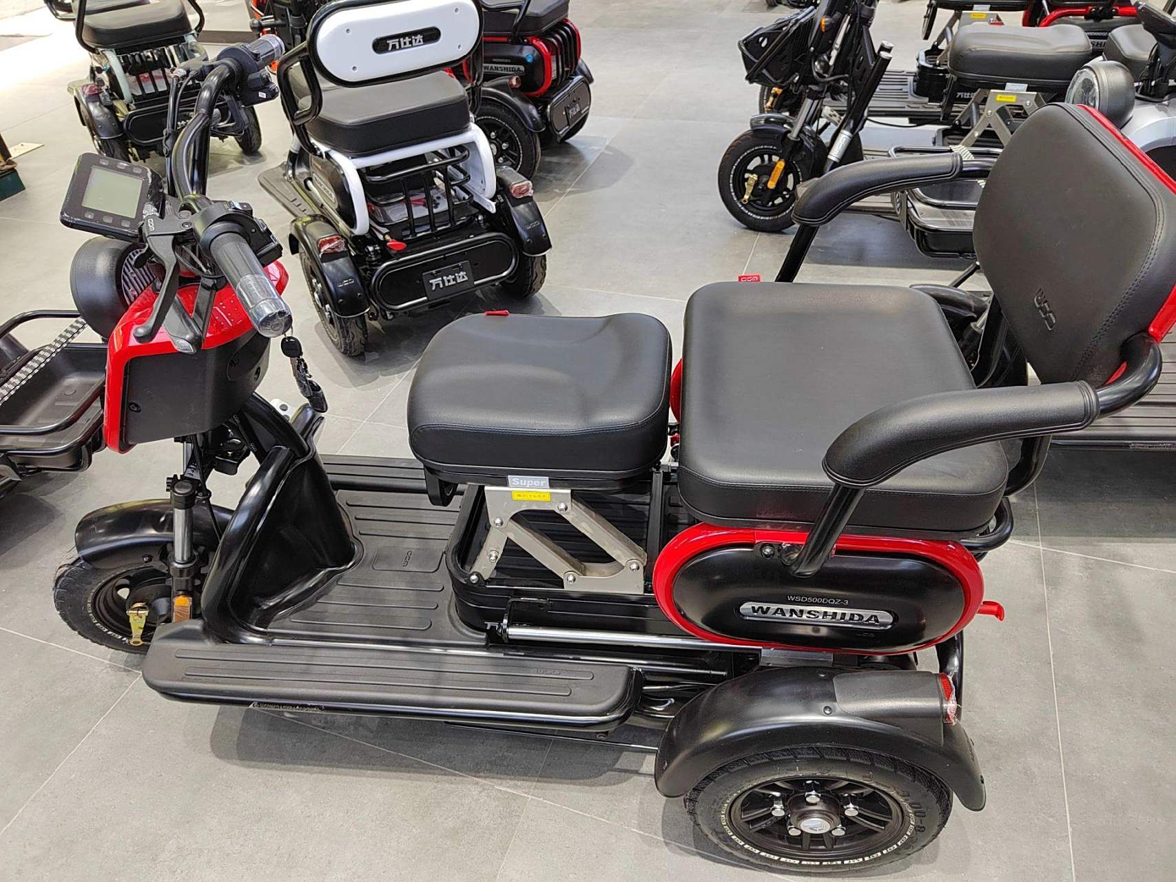 扬州万仕达功能国标电动三轮车.