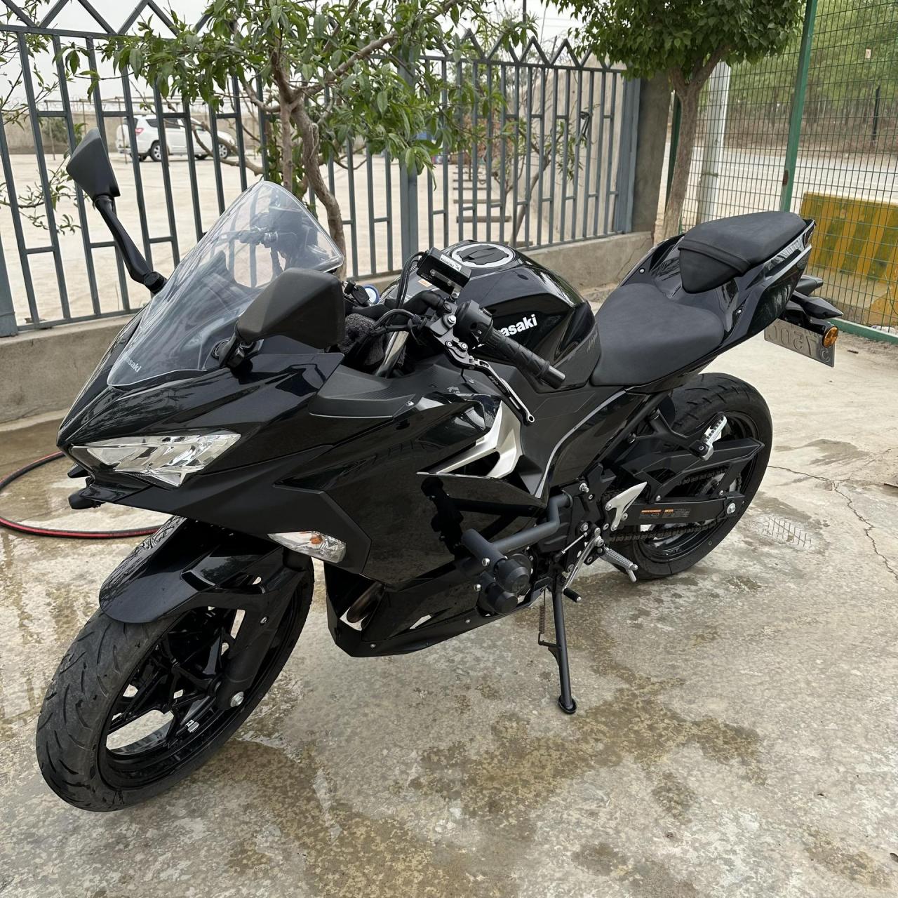 我的黑武士——川崎ninjia 400.