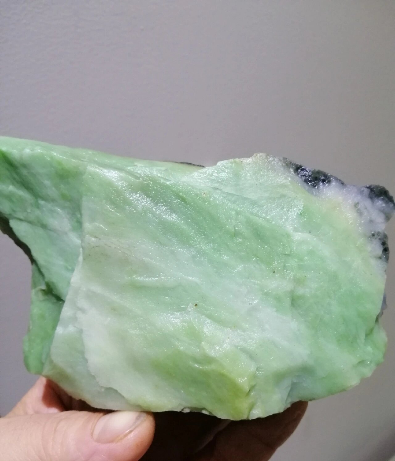 独山玉 独山玉是中国四大名玉之一,有南阳翡翠之称,是一种重要的玉雕