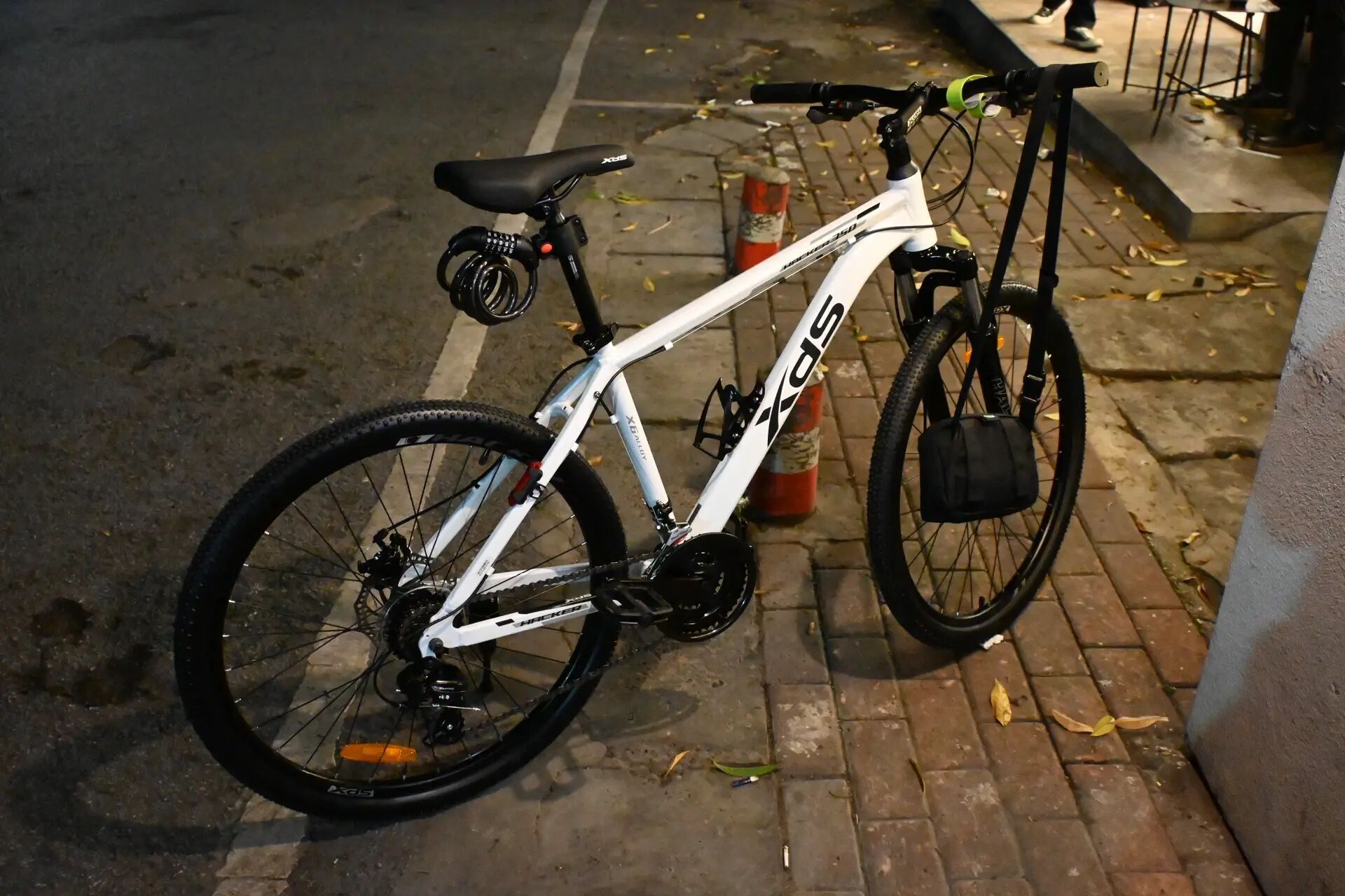 喜德盛xds黑客350提车 纠结了很久最终决定拿下三位数的白黑色350