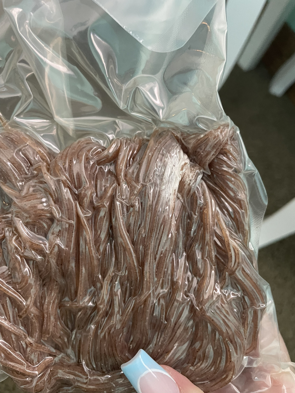 请问荞麦面像这样子是发霉了吗?