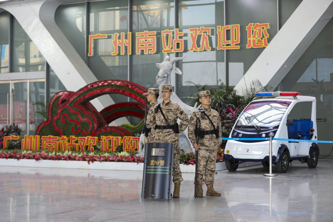 春运大幕拉开,武警广州支队的官兵们可是忙得不亦乐乎