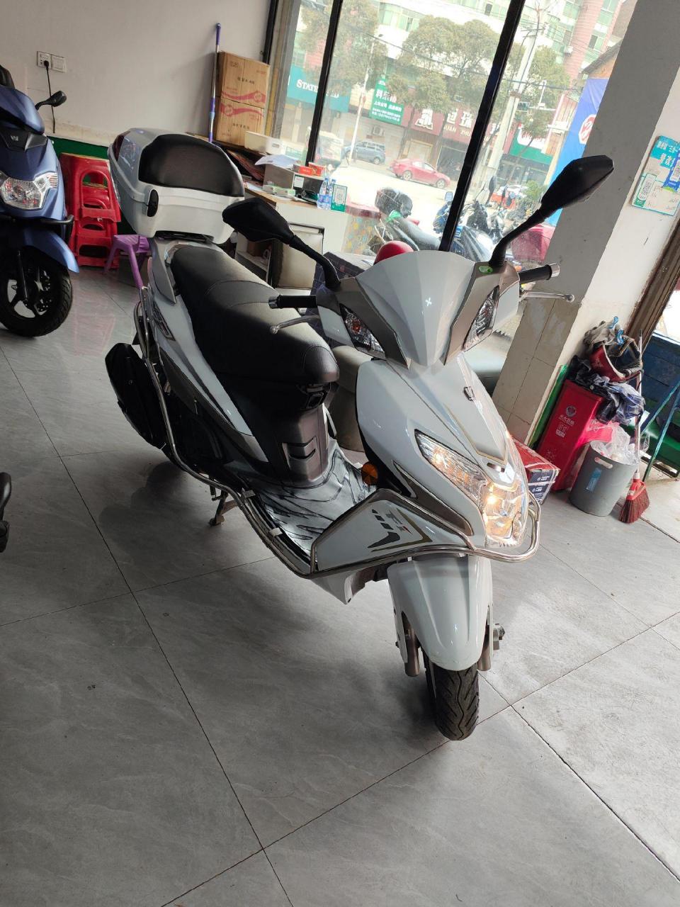 豪爵vr150电喷版,新车12800买的,实表1.