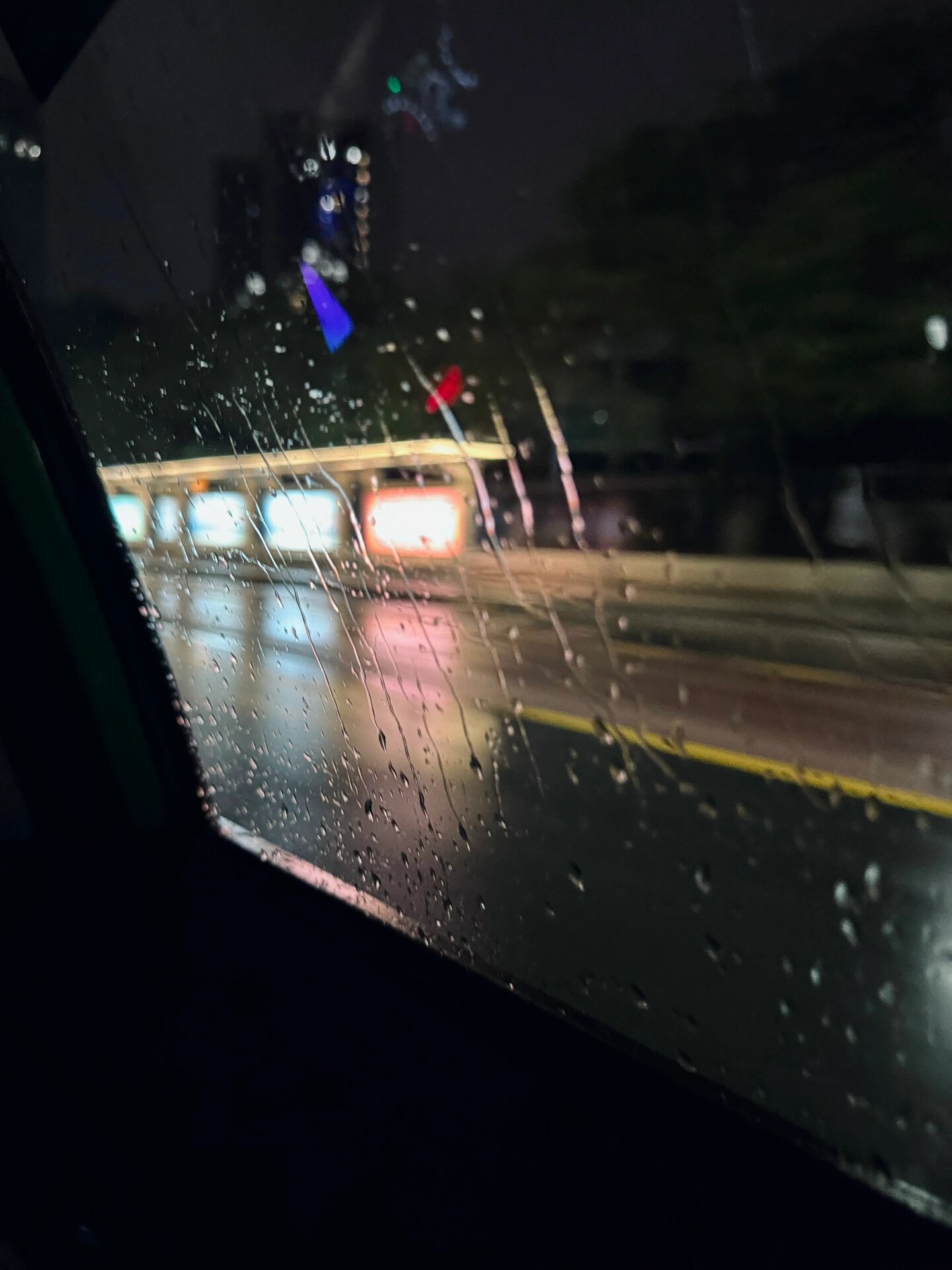 原创拍摄车窗雨滴素材