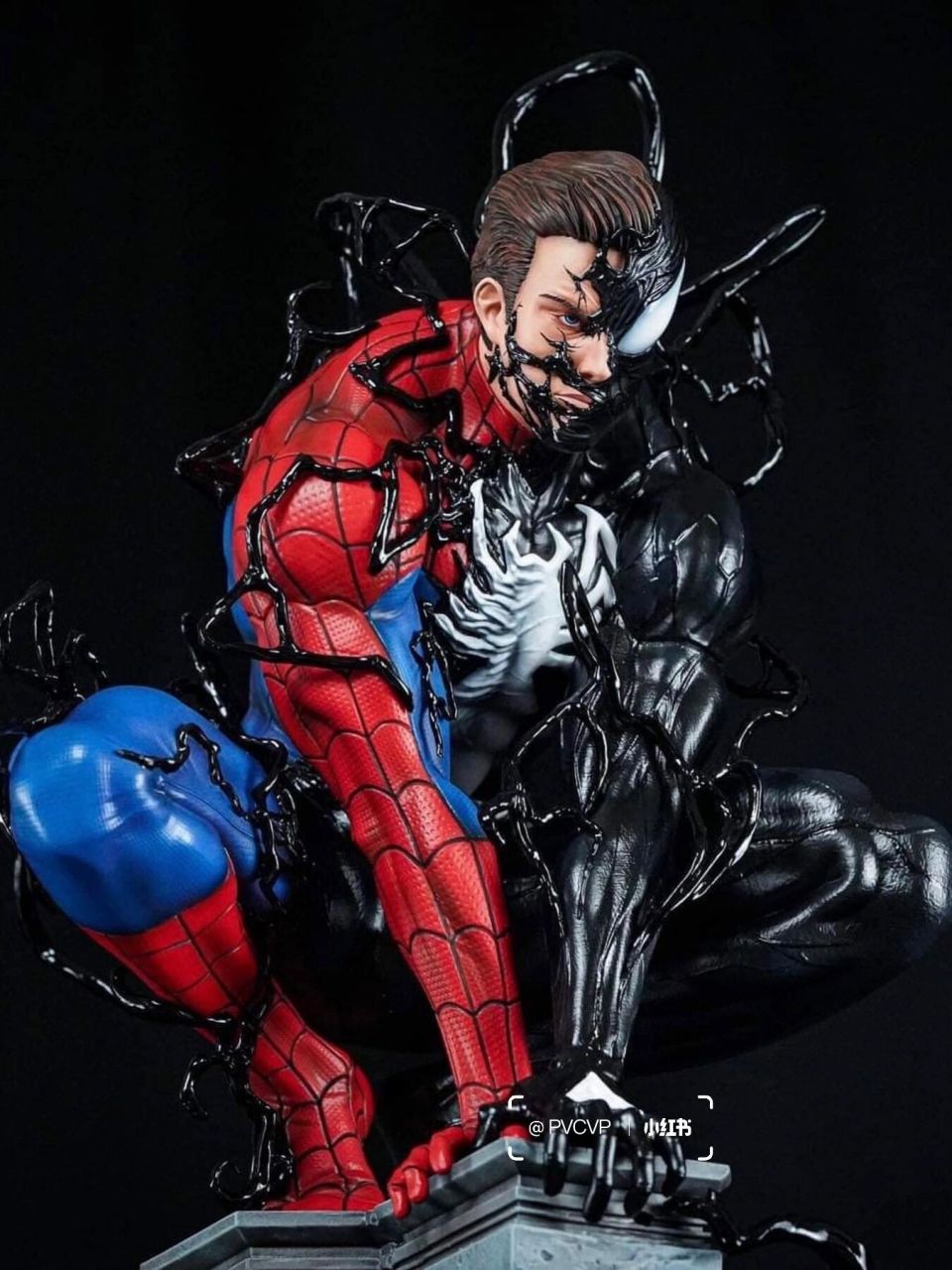 这才是帅到没边的毒液共生体蜘蛛侠雕像 这款由stivens trujillo