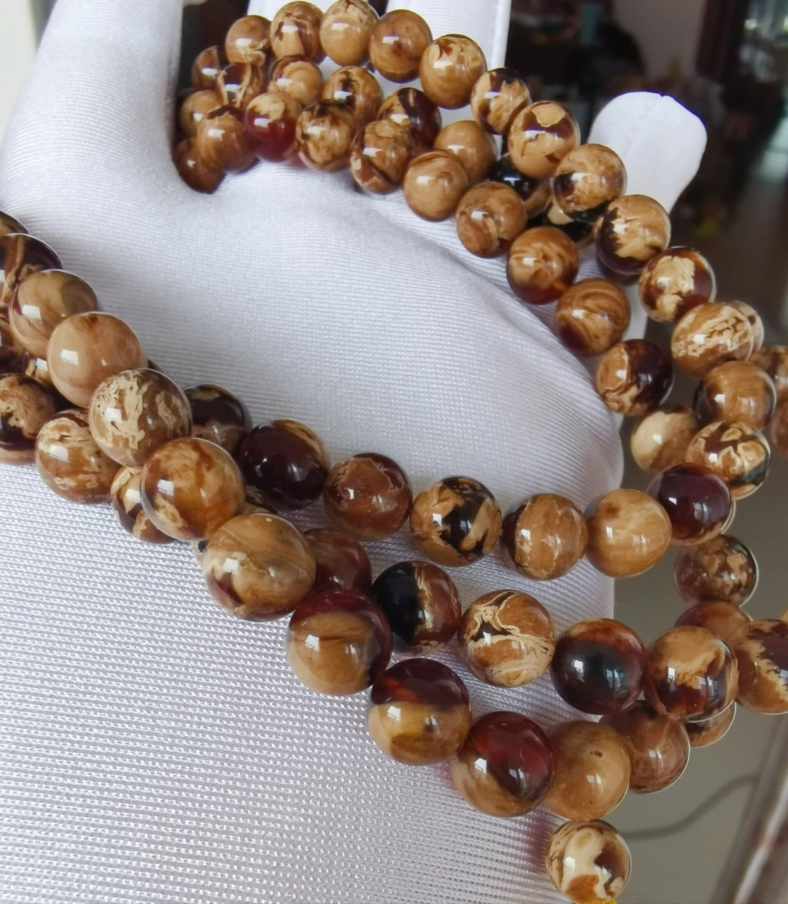 天然缅甸溶洞蜜根珀佛珠! 尺寸7.5mm108颗,重30.