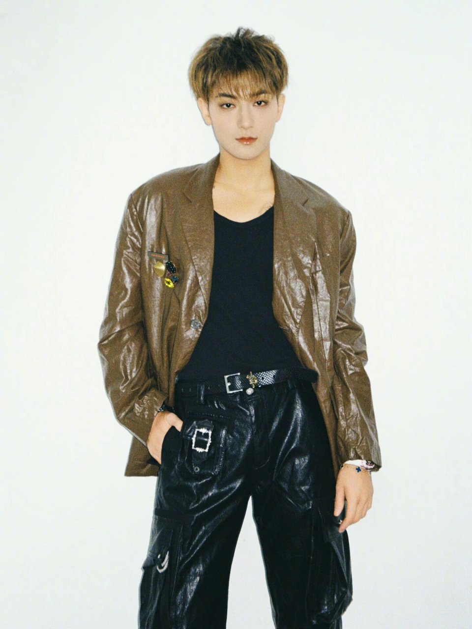 黄子韬近照 话说这纹身是真的吗?不过也挺帅的了!黄子韬