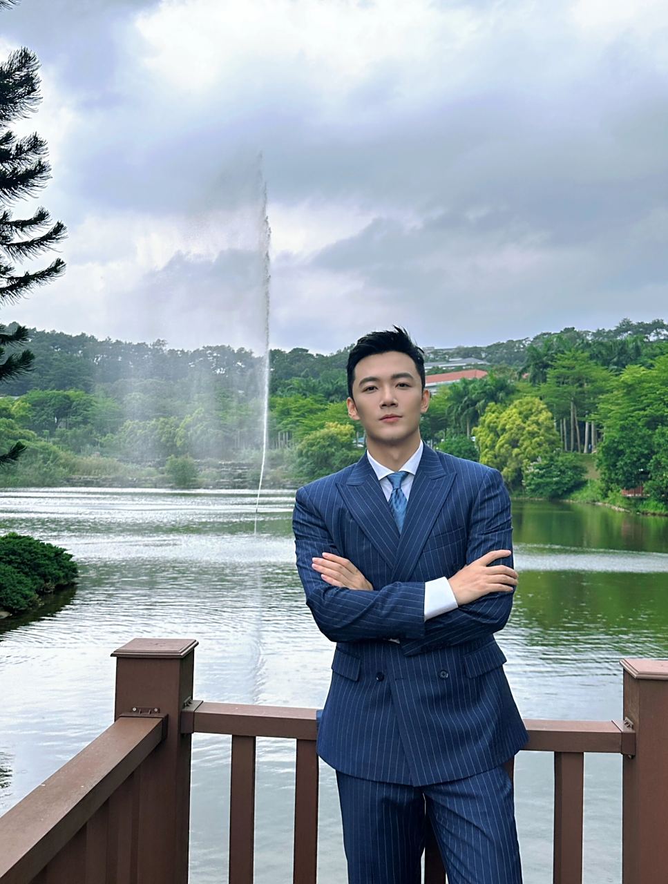 穿睿赫仕的央视主持人张韬 穿搭指南07  真的太帅啦9906 此次