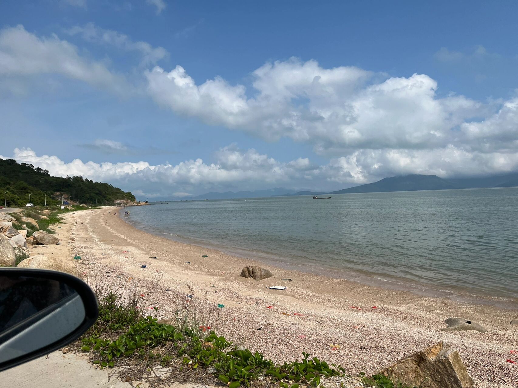 江门台山沙滩赶海 地点:海晏华侨农场一直开进去免费沙滩 眼前一亮