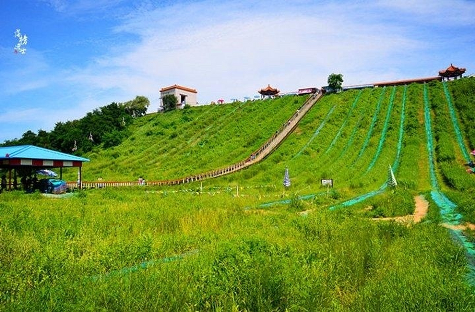 承德围场坝上草原之旅 穿过数个隧道后,我们终于到了塞罕坝下面的县城