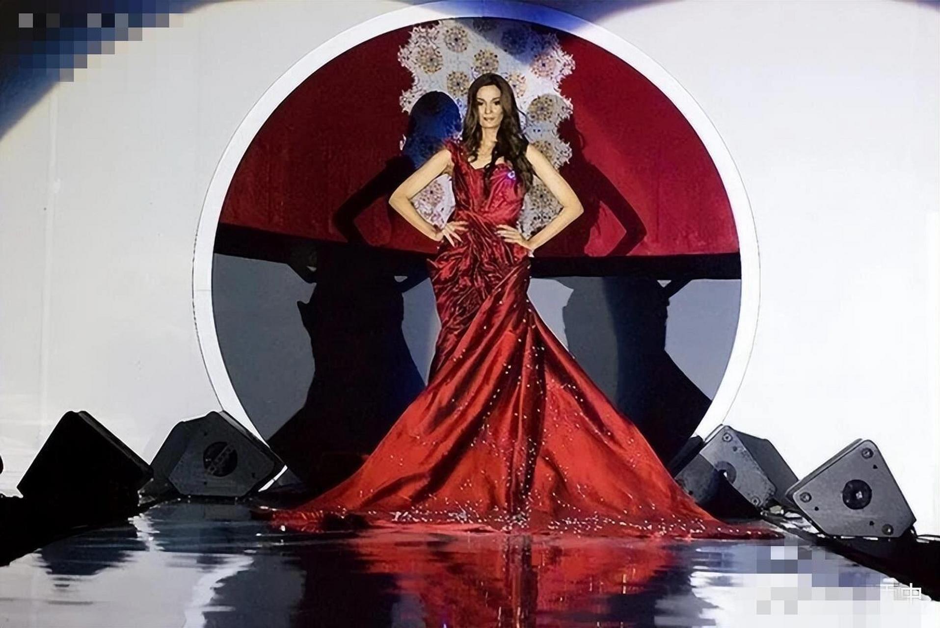 时装篇——世界上最贵的裙子 时装篇——世界上最贵的裙子 吉隆坡南丁