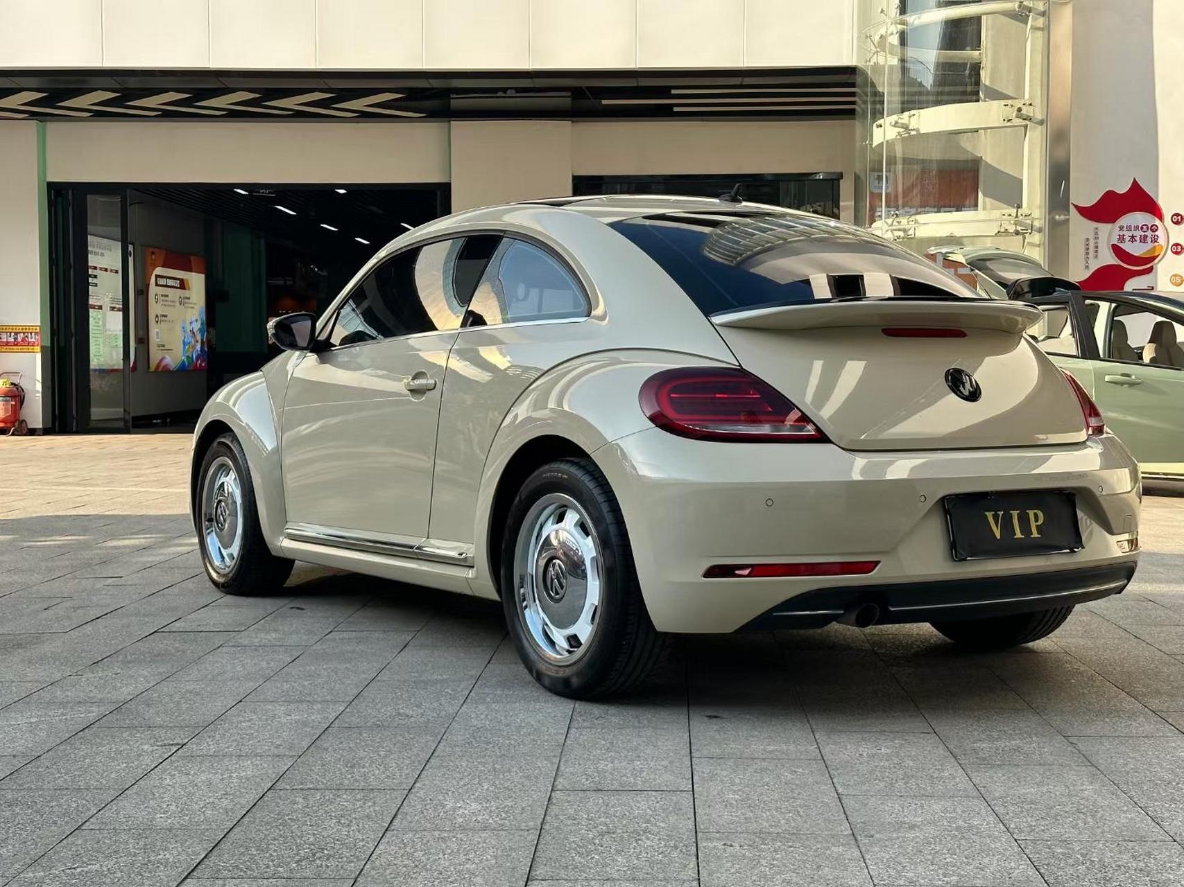 19年珍藏版甲壳虫.复古镜面大轮毂,稀罕货安全行驶6万公里.配置到顶!