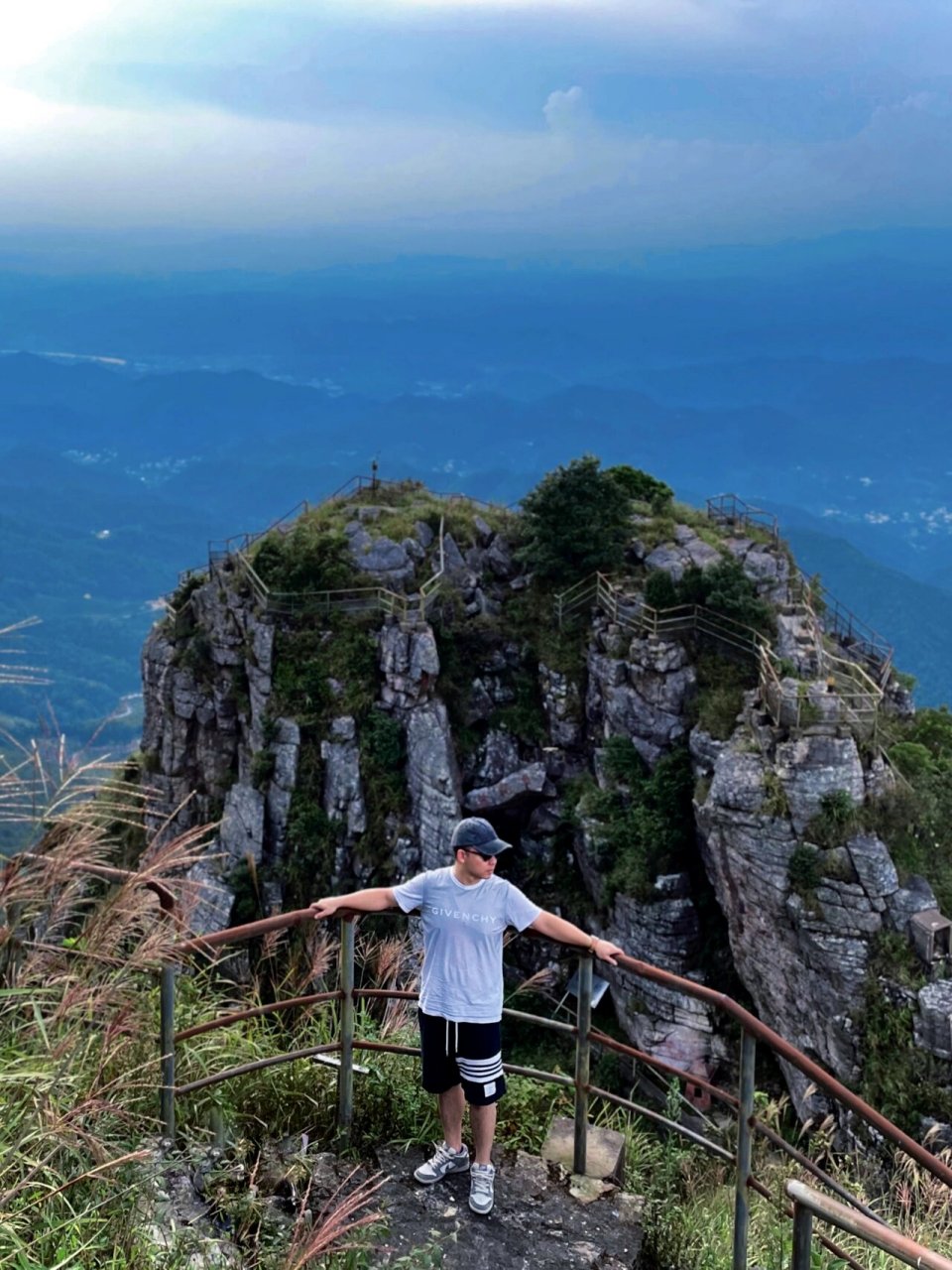 梅州/阴那山 地址7215梅县区雁洋镇 阴那山五指峰玉皇顶 云雾缭绕