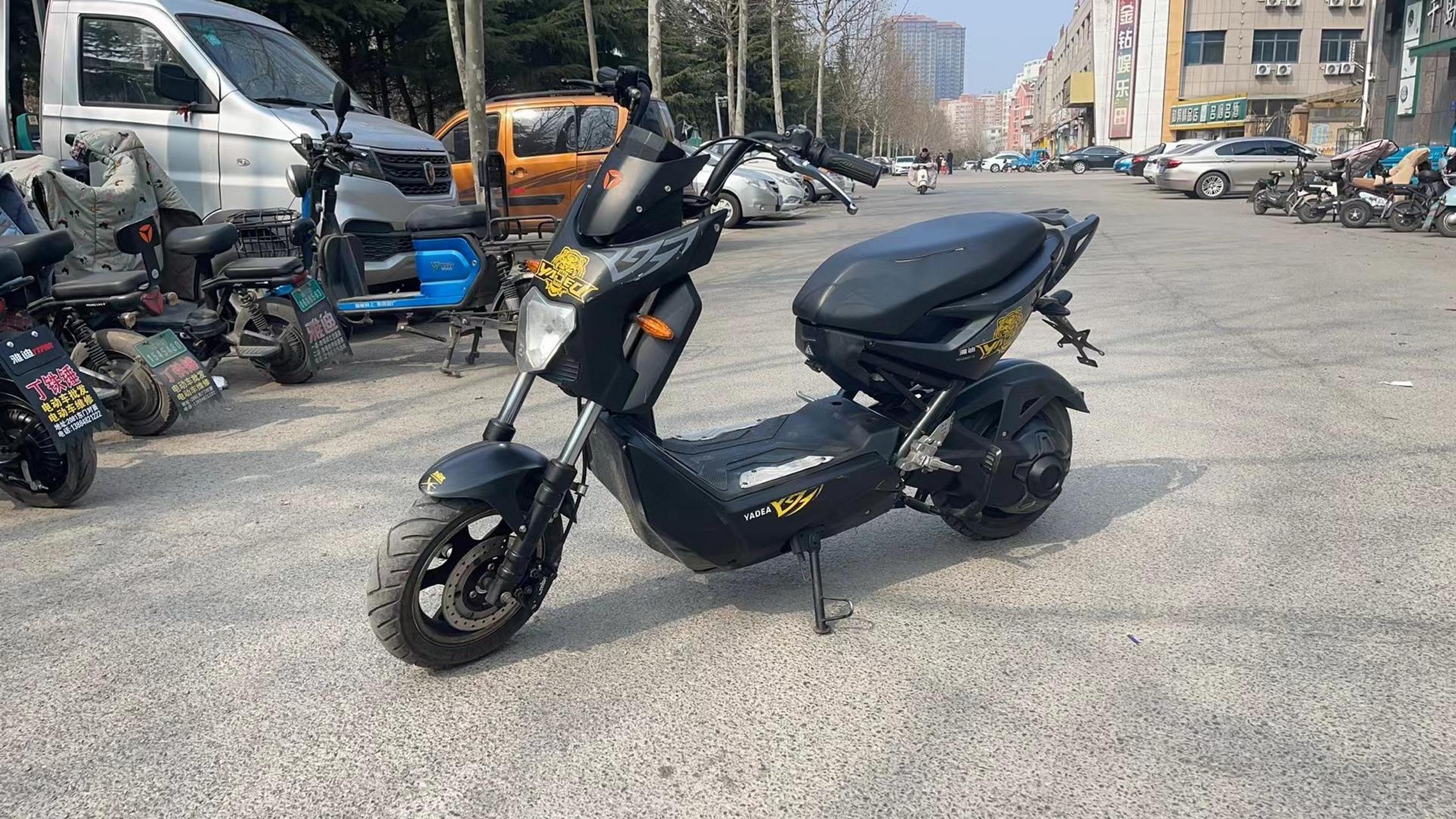 雅迪正品战警(老虎头91) 二手  支持以旧换旧 经典版