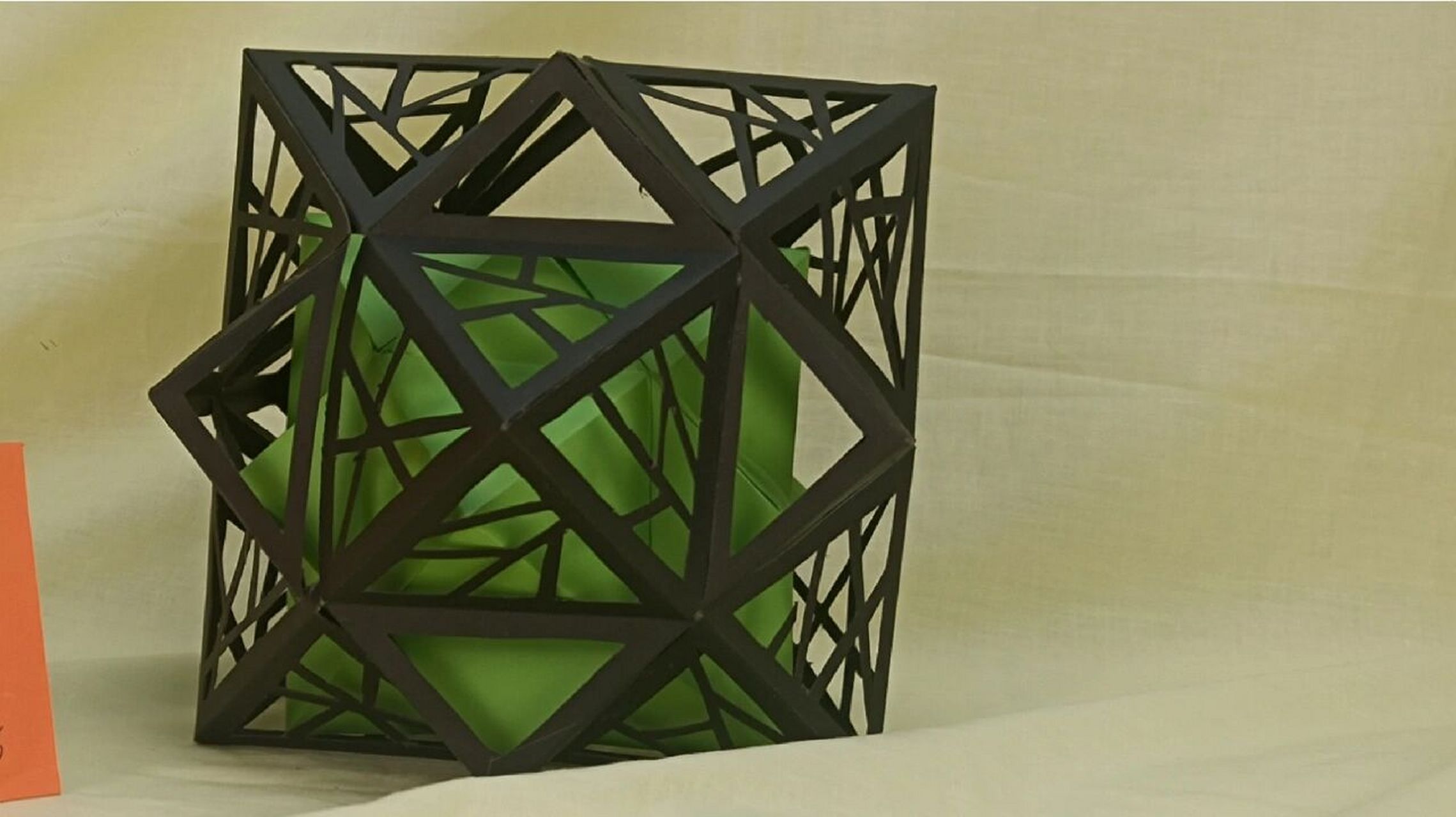 球体立体构成 立体构成之小球套大球