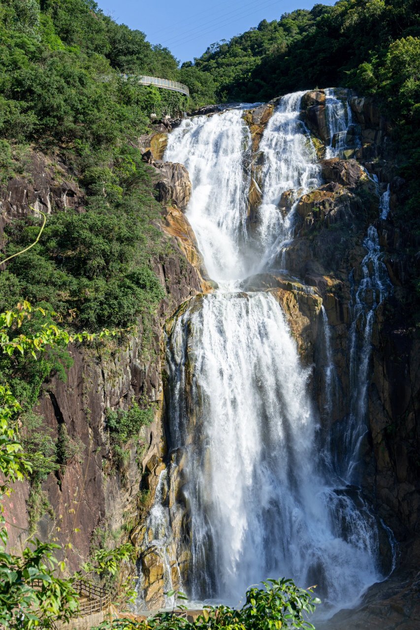 梅州小众周边游|丰顺龙归寨96彩虹瀑布 龙归寨瀑布被誉为"粤东第一