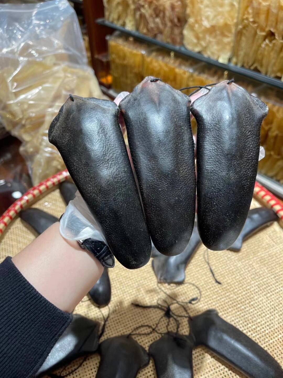 鹿尾巴特别针对男性肾阳不足引起的肾虚,精弱,腰酸腰痛等症状!