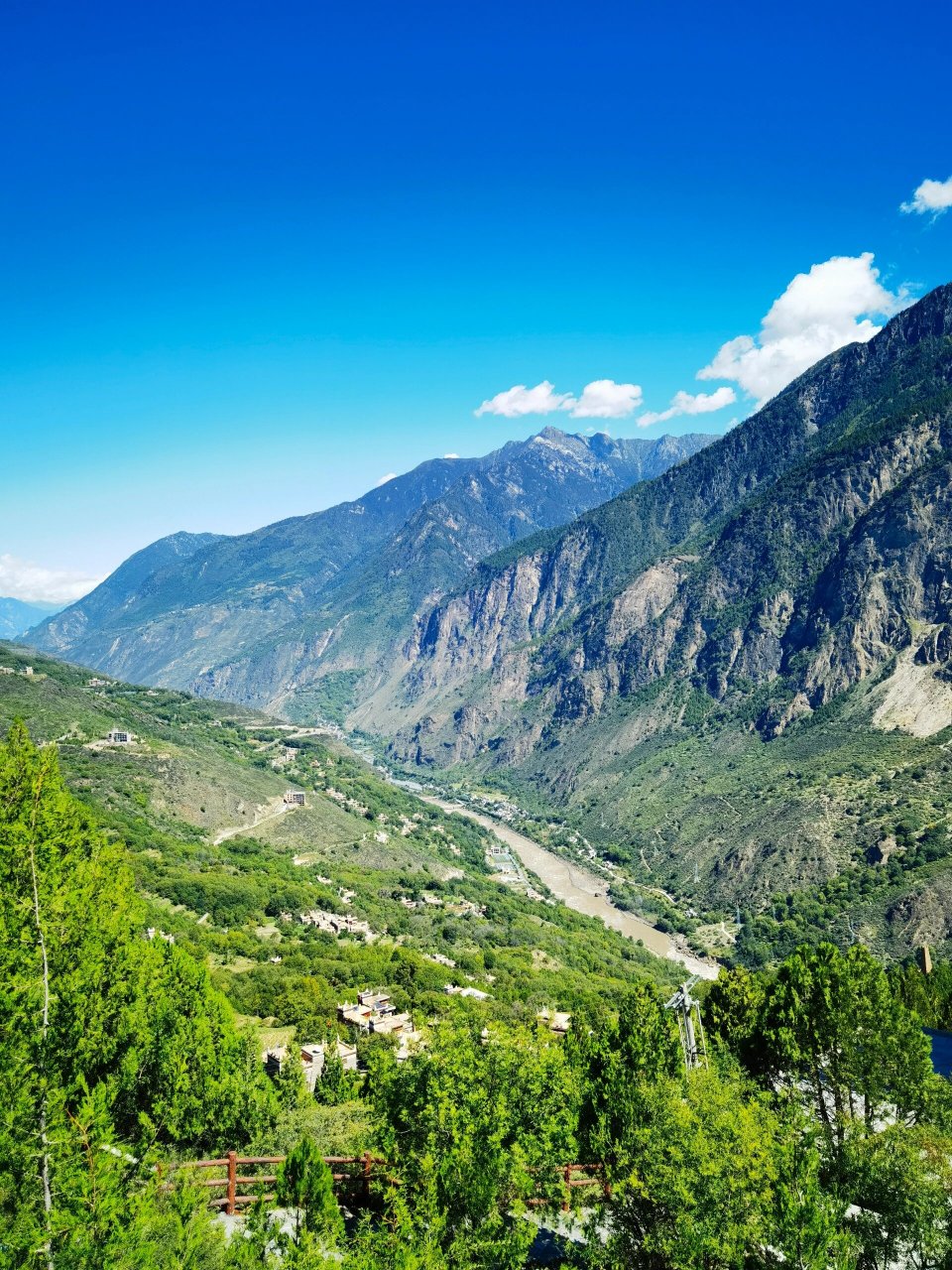 川西小环线 小金-丹巴-色龙世外桃源 隐栖堂 小金海拔2300,睡得舒服多