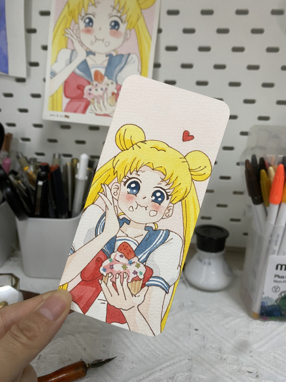 这次把它画小了,也可以做书签,喜欢的美少女战士的大家可以画起来哦