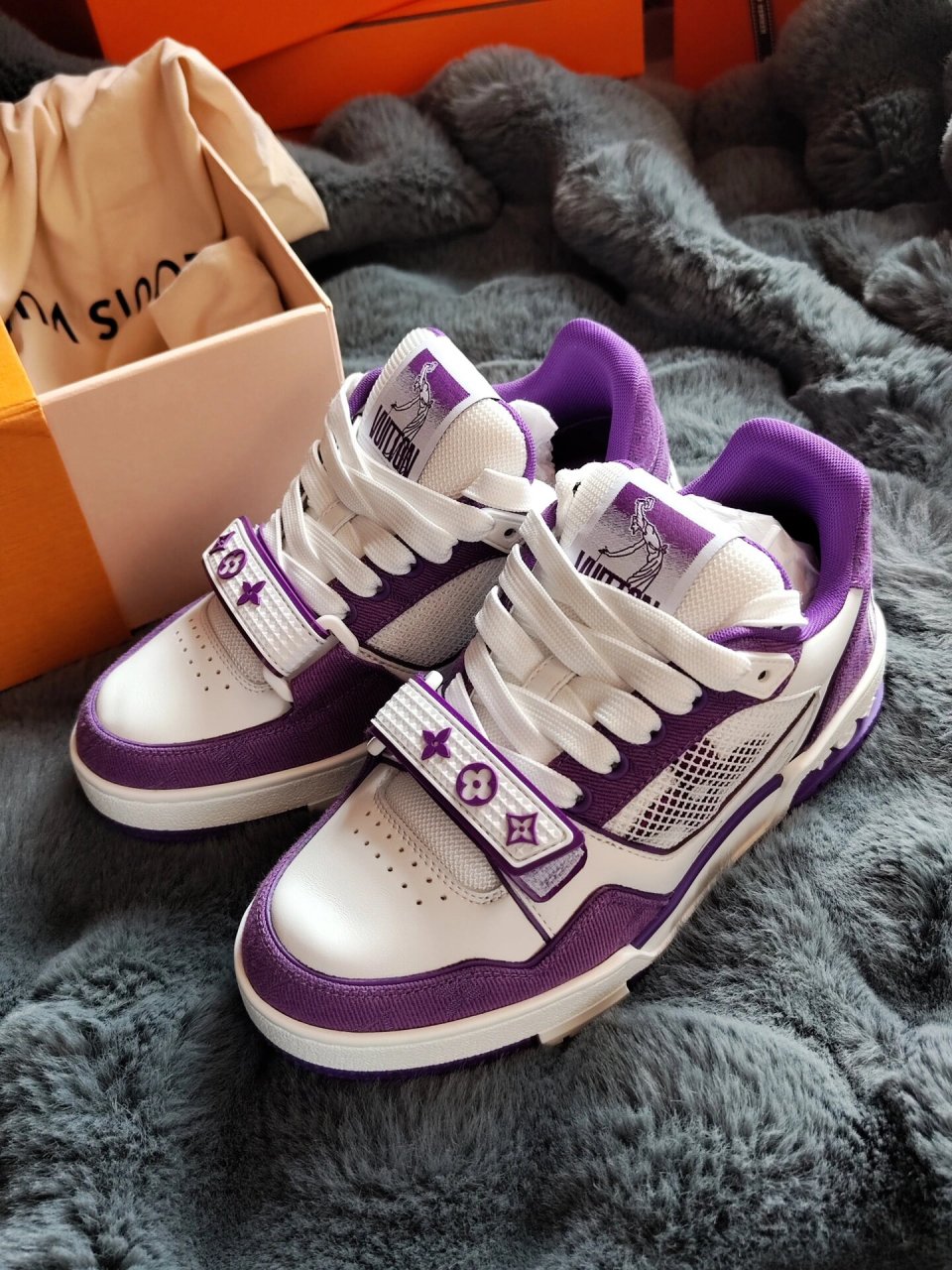 lv trainer尺码是个迷 lv的鞋子我基本都是穿35.