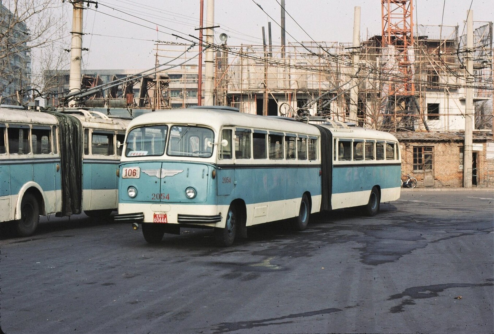 北京106路bd560铰接无轨电车 1958 年10 月,北京市公用局无轨电车制