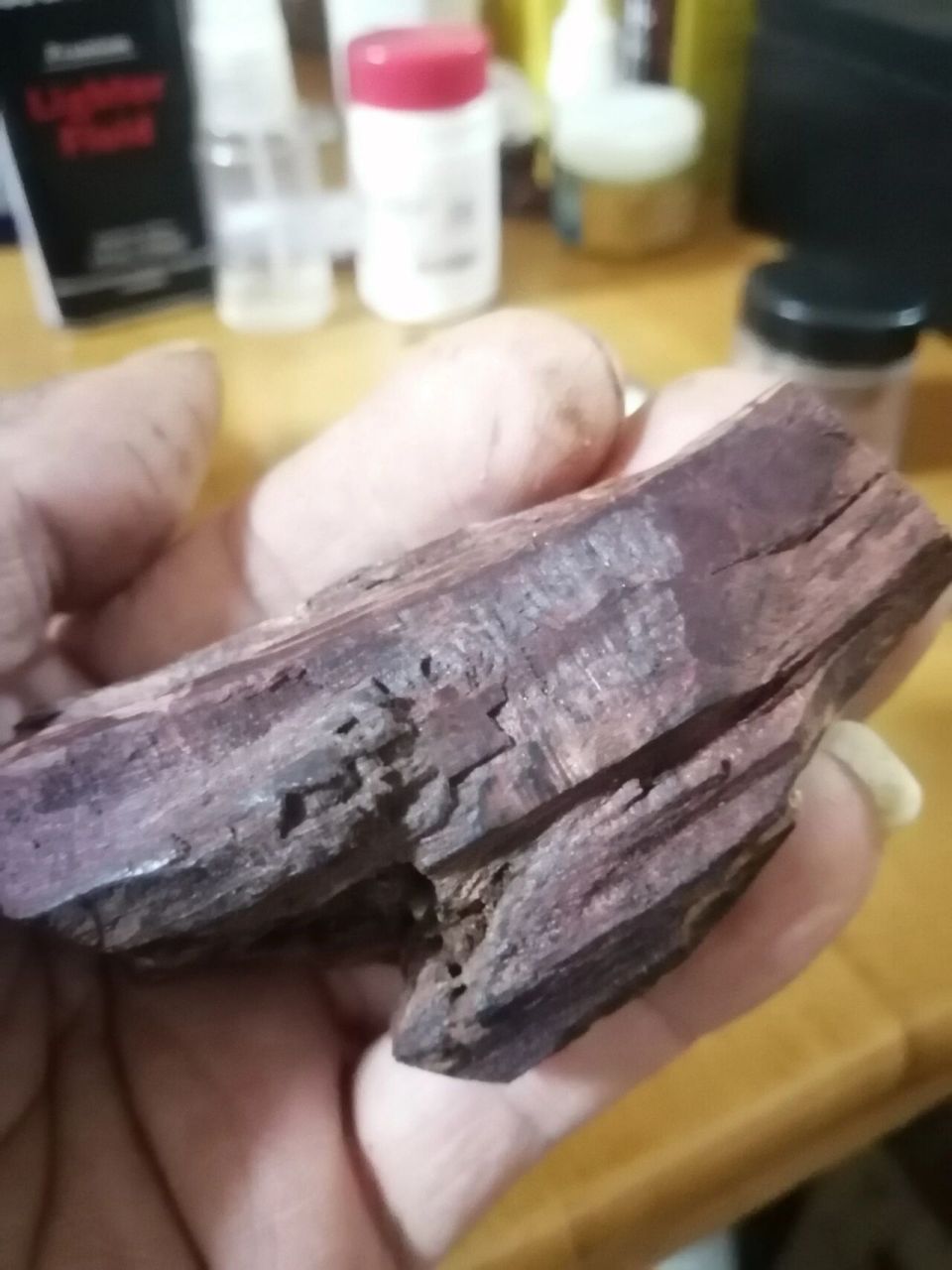 近些年还有个美名叫木本降真香.其实都是一种东西.