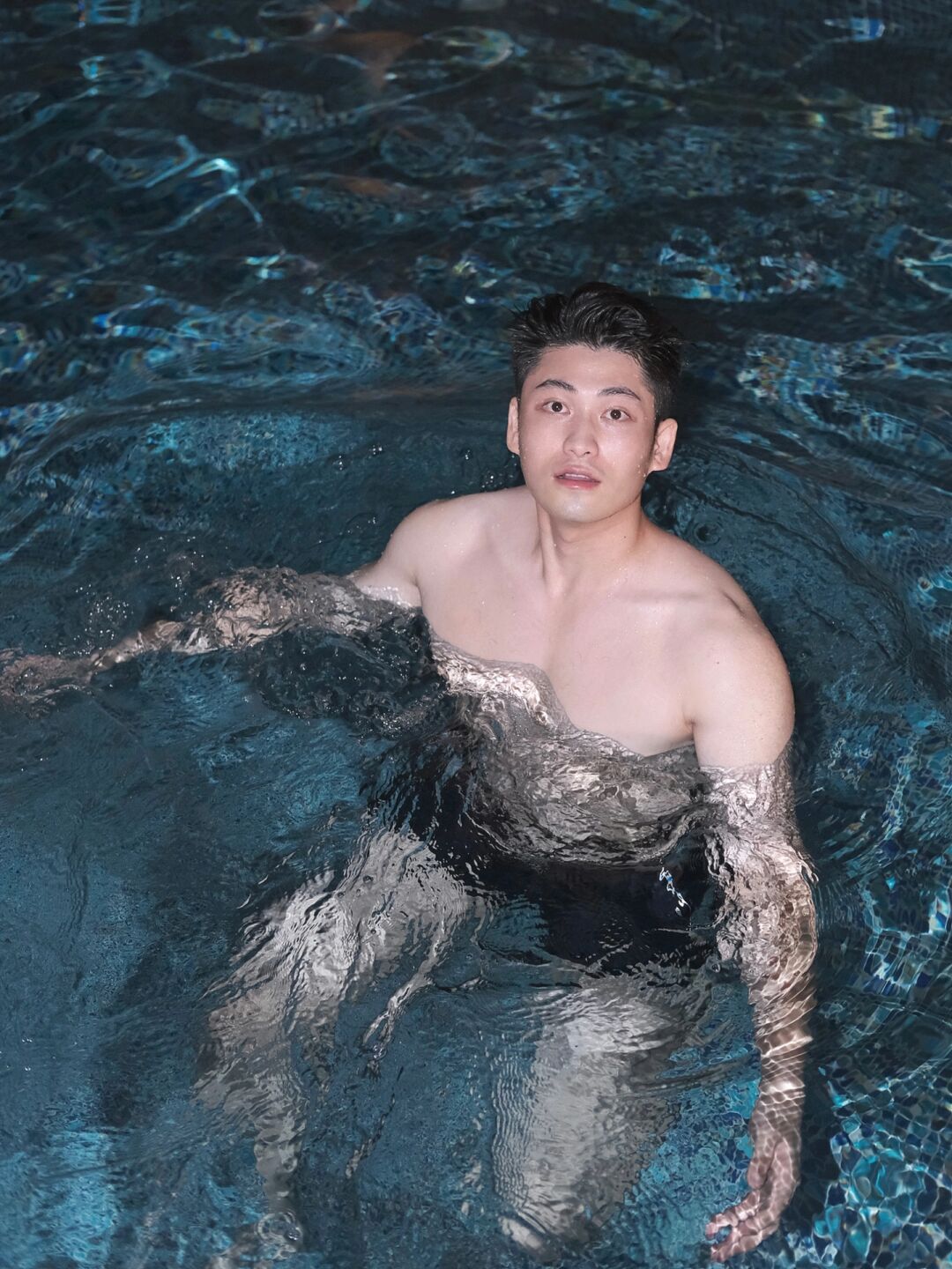 所以朋友们说我是去泡澡的,不是游泳.