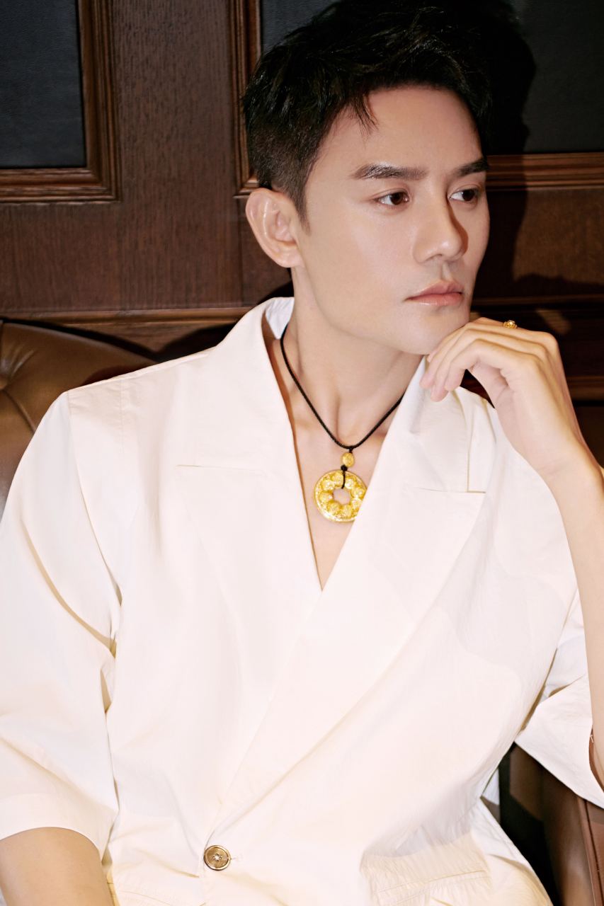 王凯##王凯周大福珠宝集团代言人# 黄金邂逅钻石,在绵延的时光里不断