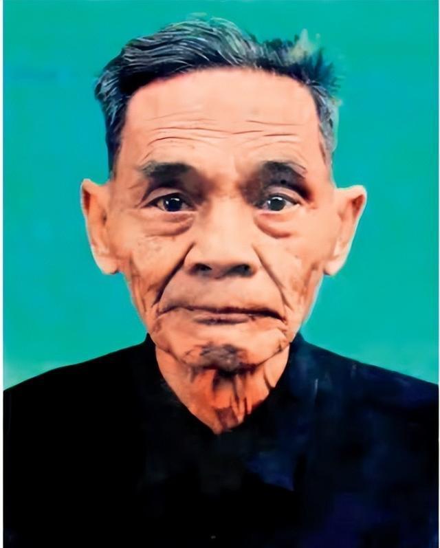 想当年,他为了革命事业,不惜冒险潜伏在台湾,这一待就是三十多年