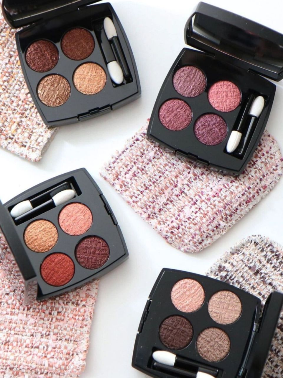 香奈儿斜纹软呢眼影|限定编织新盘 提到香奈儿应该第一个反应 就是他