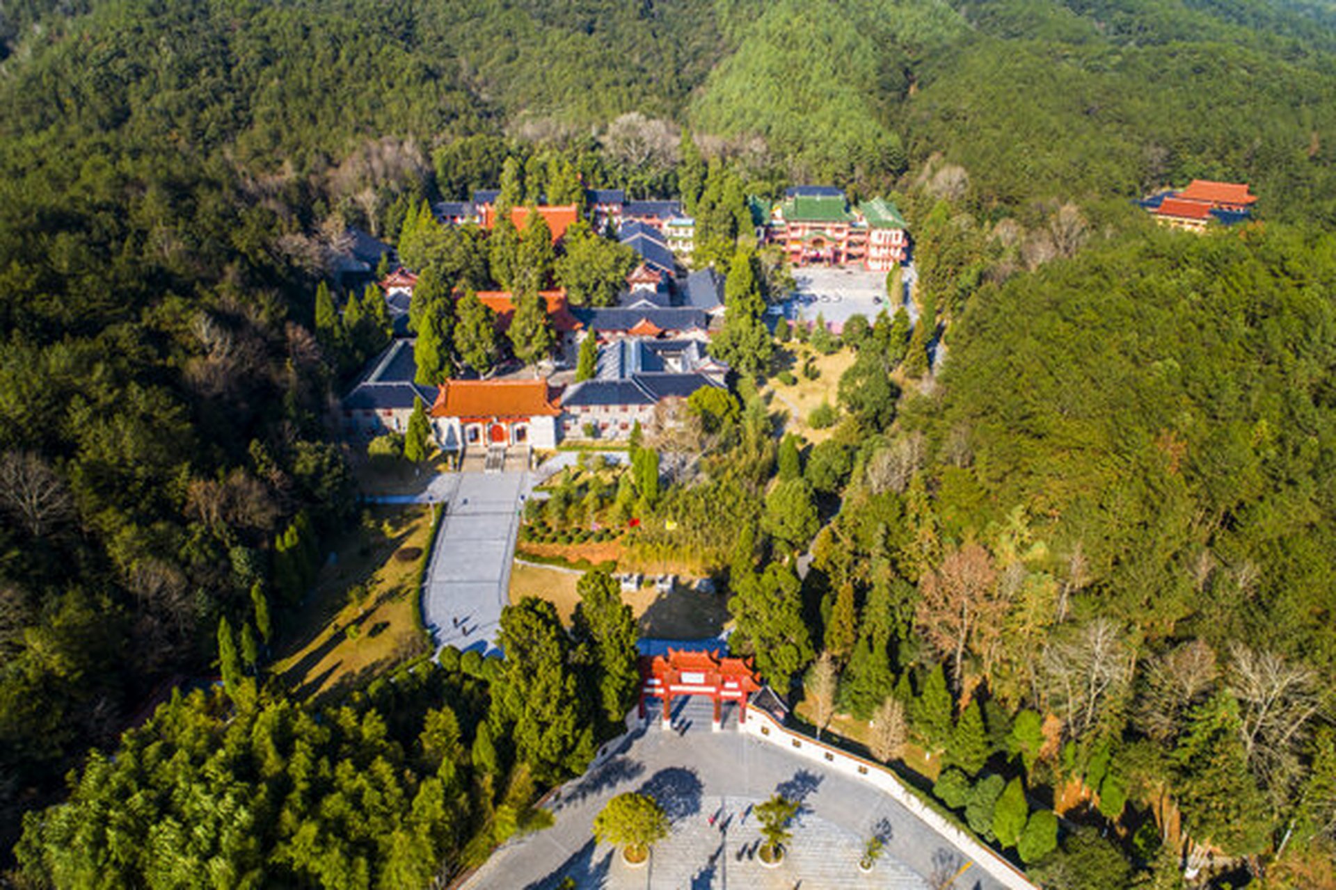 禅韵十足的千年古寺 江西靖安宝峰寺 俗话说,心静自然凉.