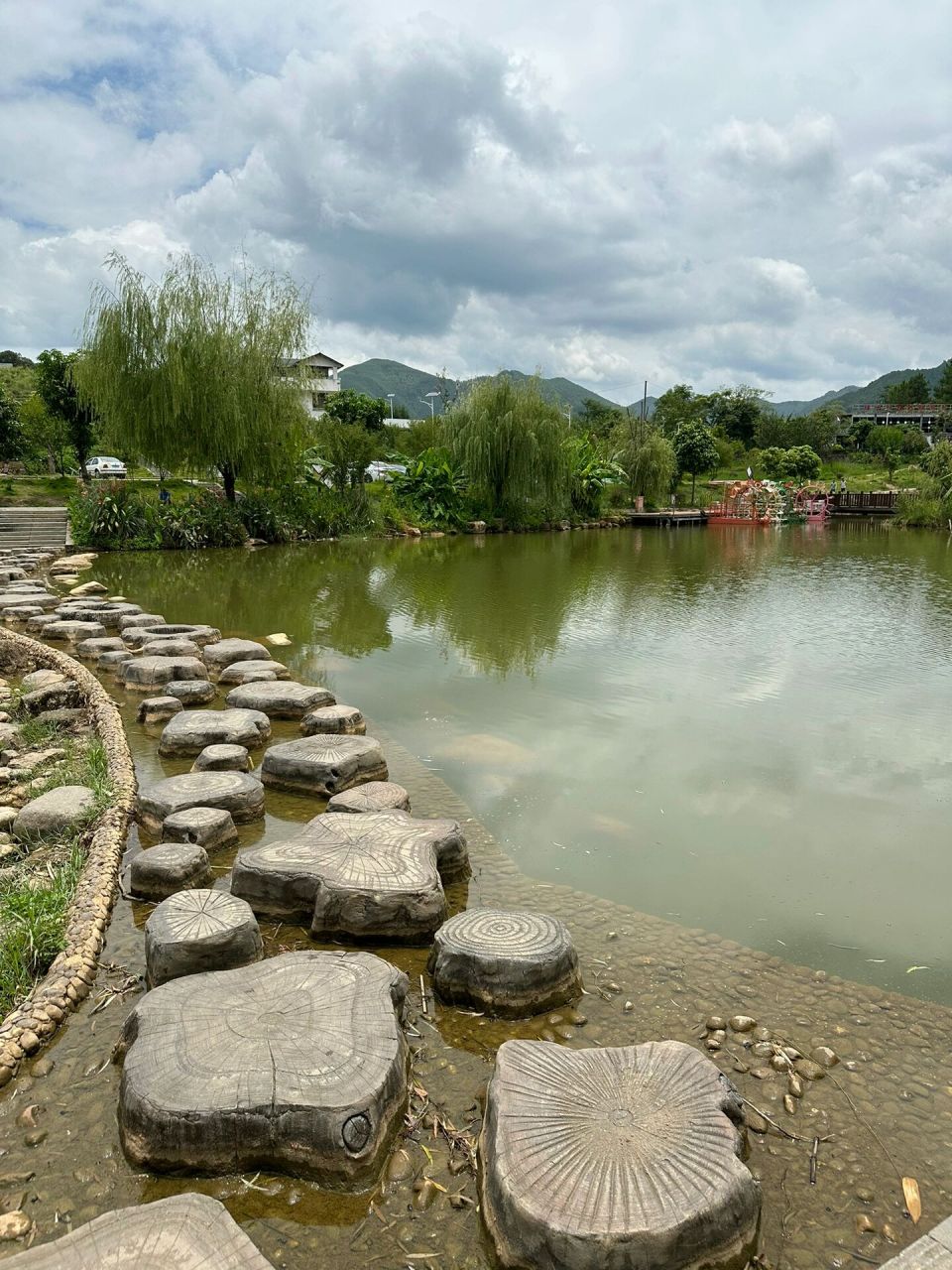 打卡岑溪网红景点-绿云景区 山清水秀的绿云景区,空气清新,可以捞鱼