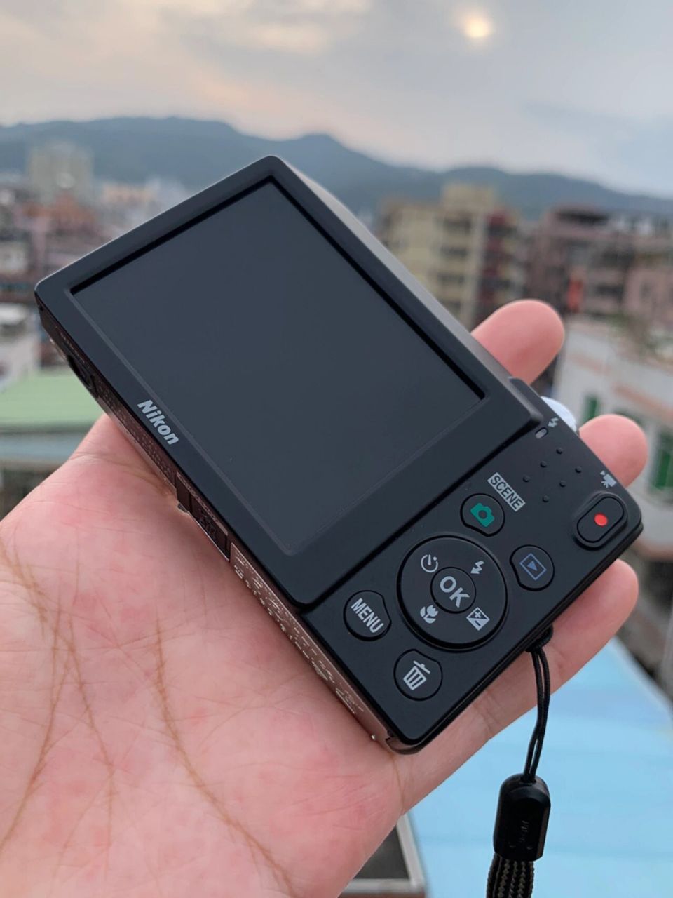 尼康s2900高清数码相机ccd相机 这台尼康s2900相机是ccd传感器,有2005