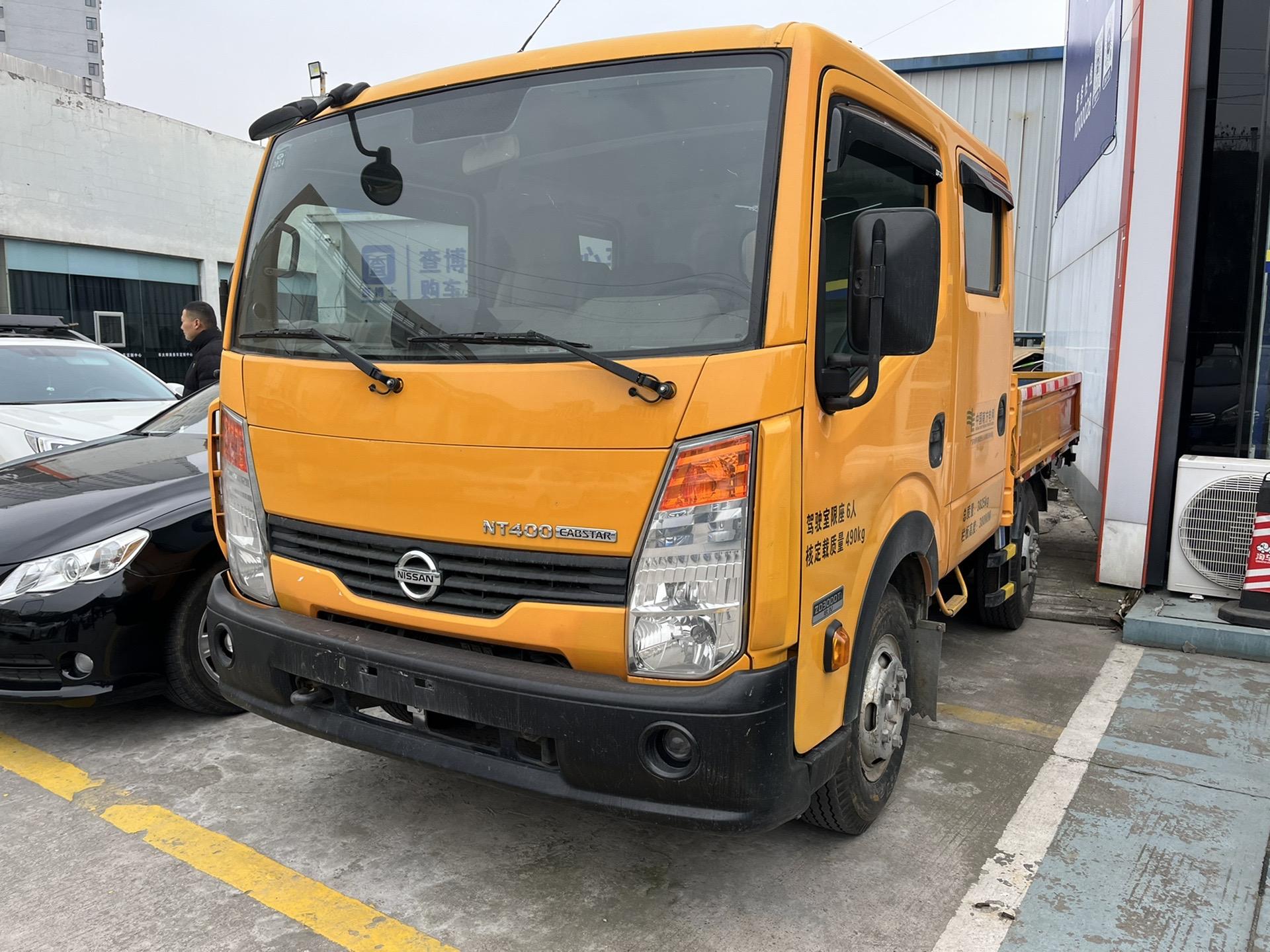 货车天花板,2015年上牌日产nt400,3
